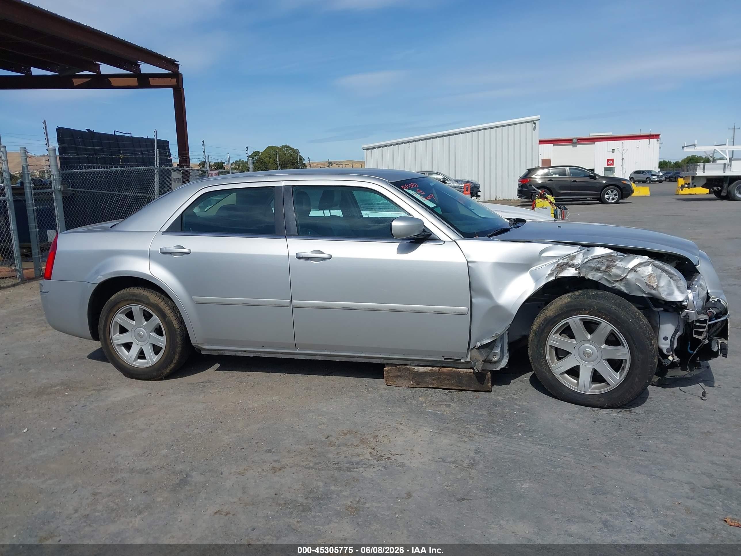 2005 Chrysler 300 Touring Silver vin: 2C3AA53G55H597631
