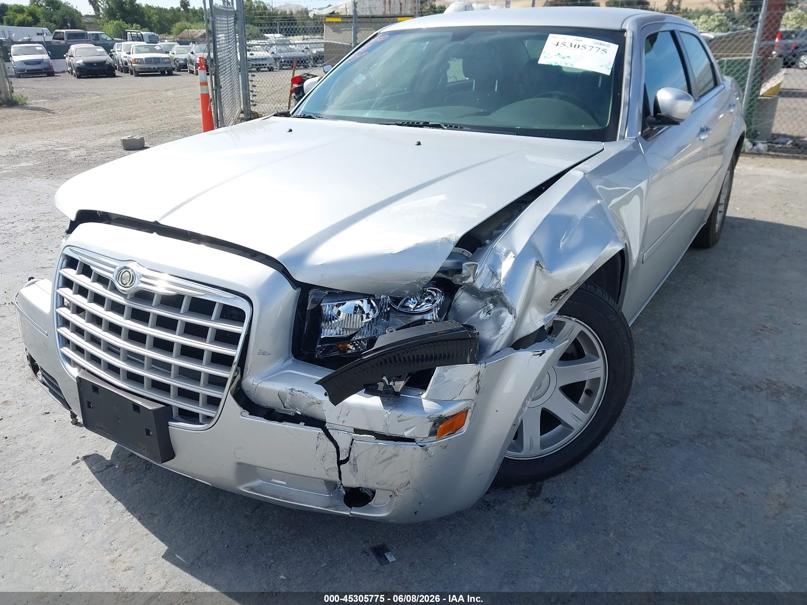 2005 Chrysler 300 Touring Silver vin: 2C3AA53G55H597631