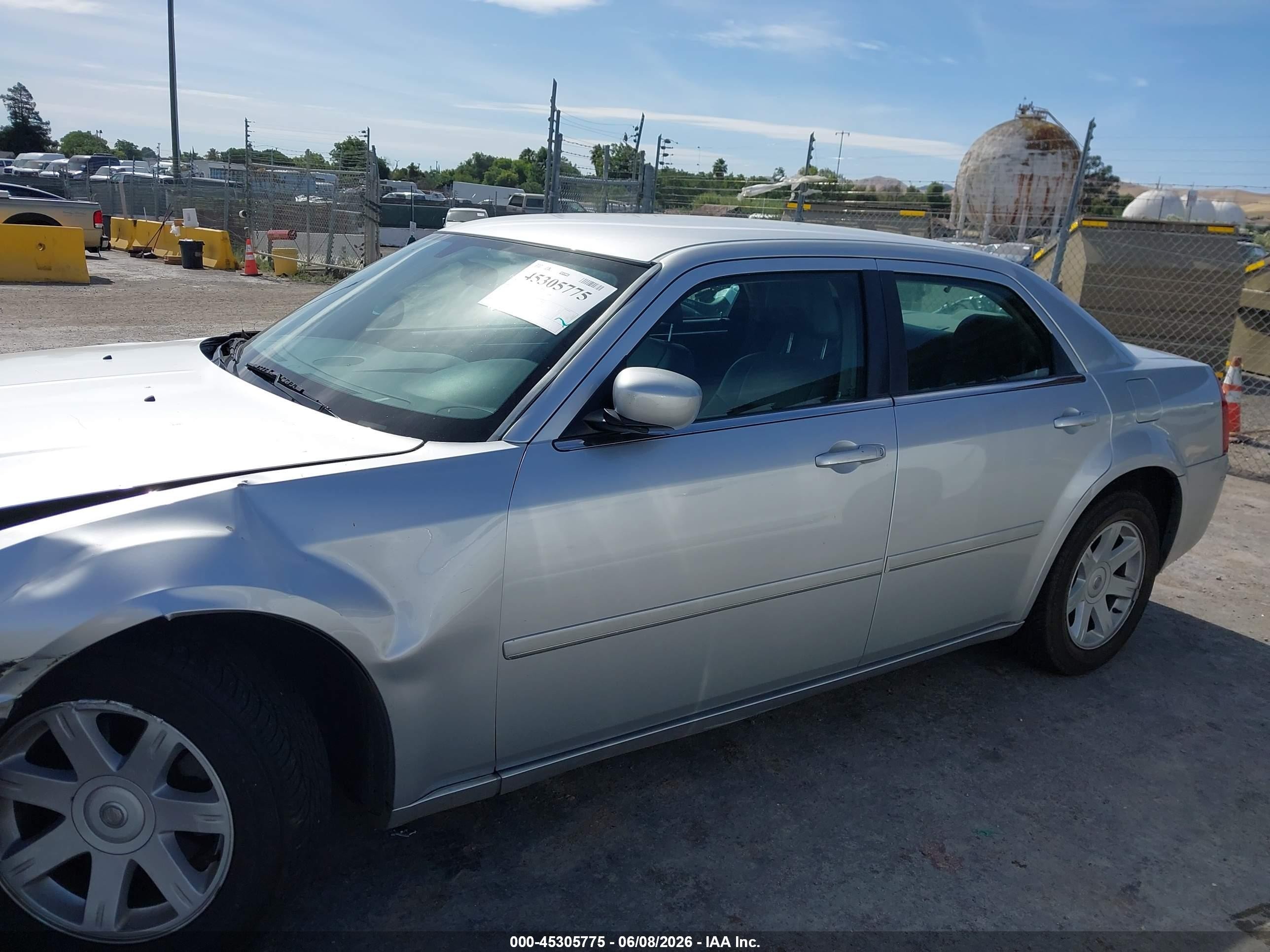 2005 Chrysler 300 Touring Silver vin: 2C3AA53G55H597631