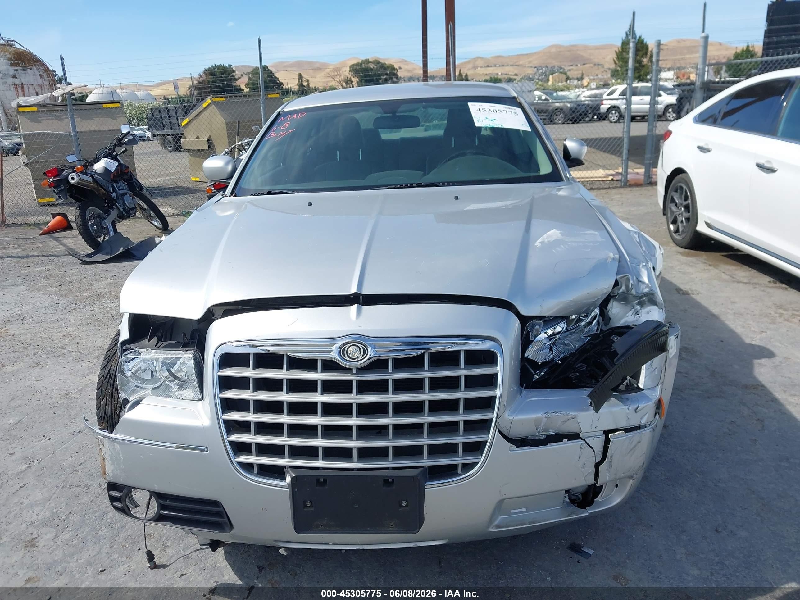 2005 Chrysler 300 Touring Silver vin: 2C3AA53G55H597631