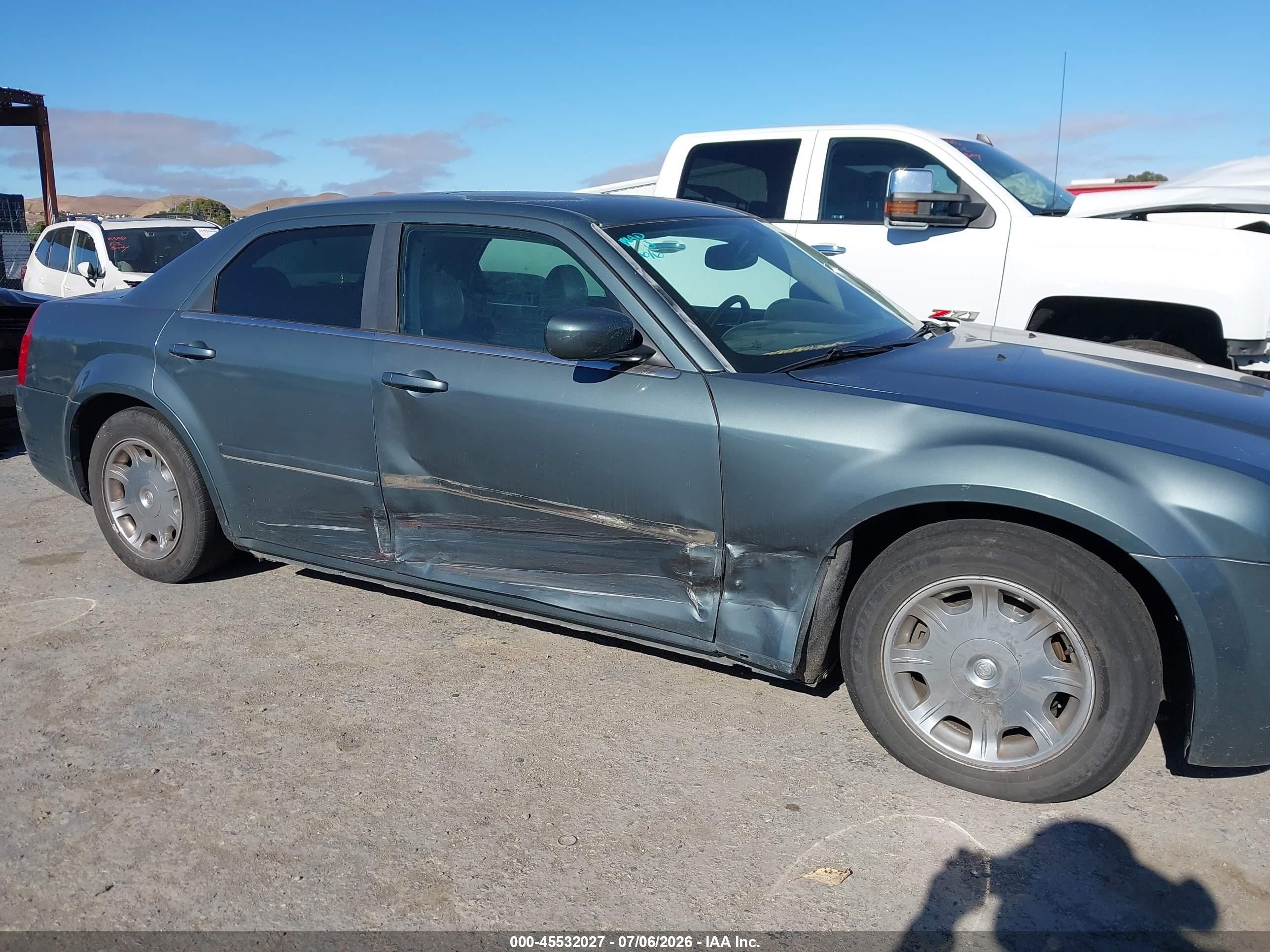 2005 Chrysler 300 Touring Light Blue vin: 2C3AA53GX5H512699