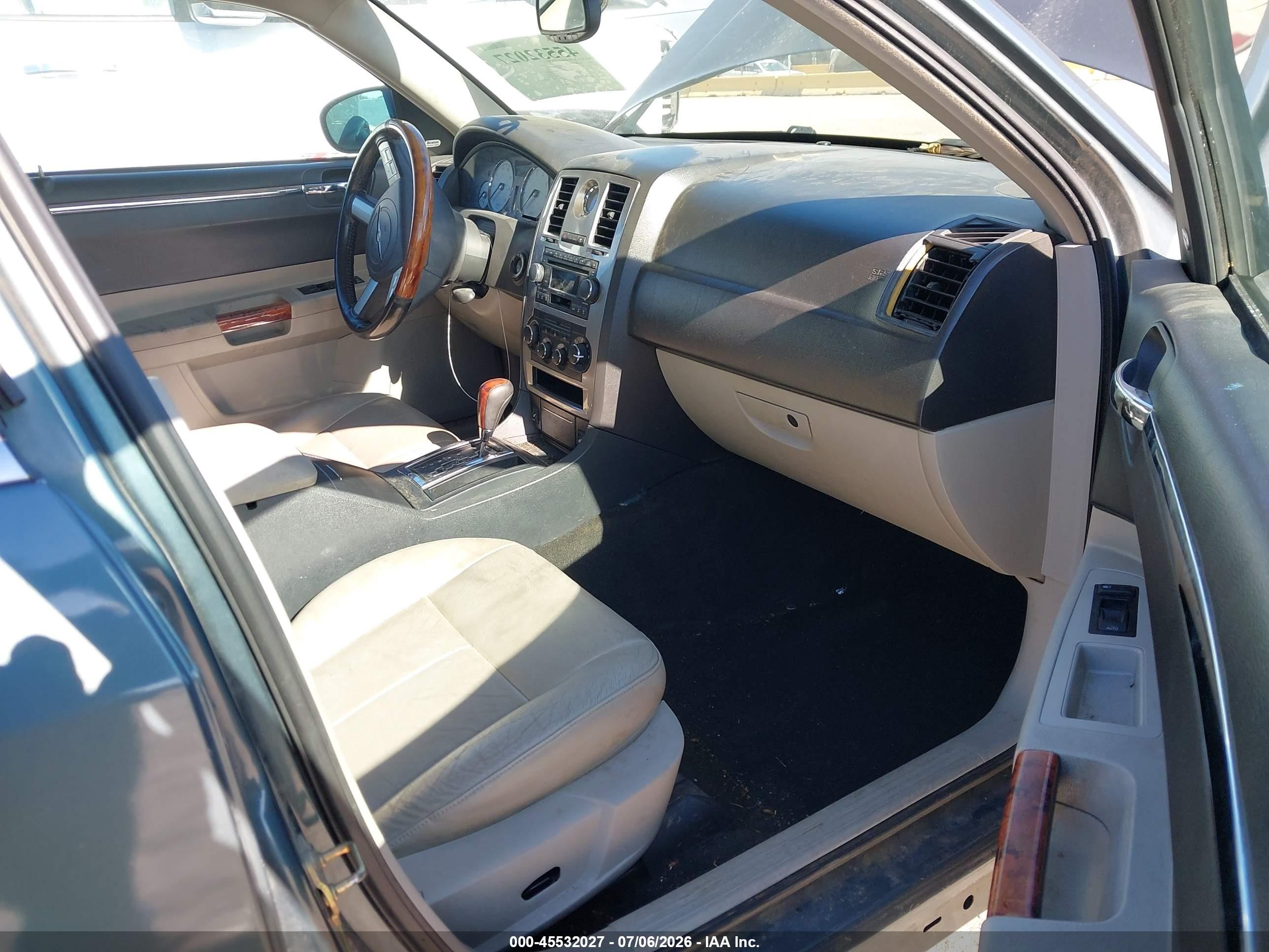 2005 Chrysler 300 Touring Light Blue vin: 2C3AA53GX5H512699