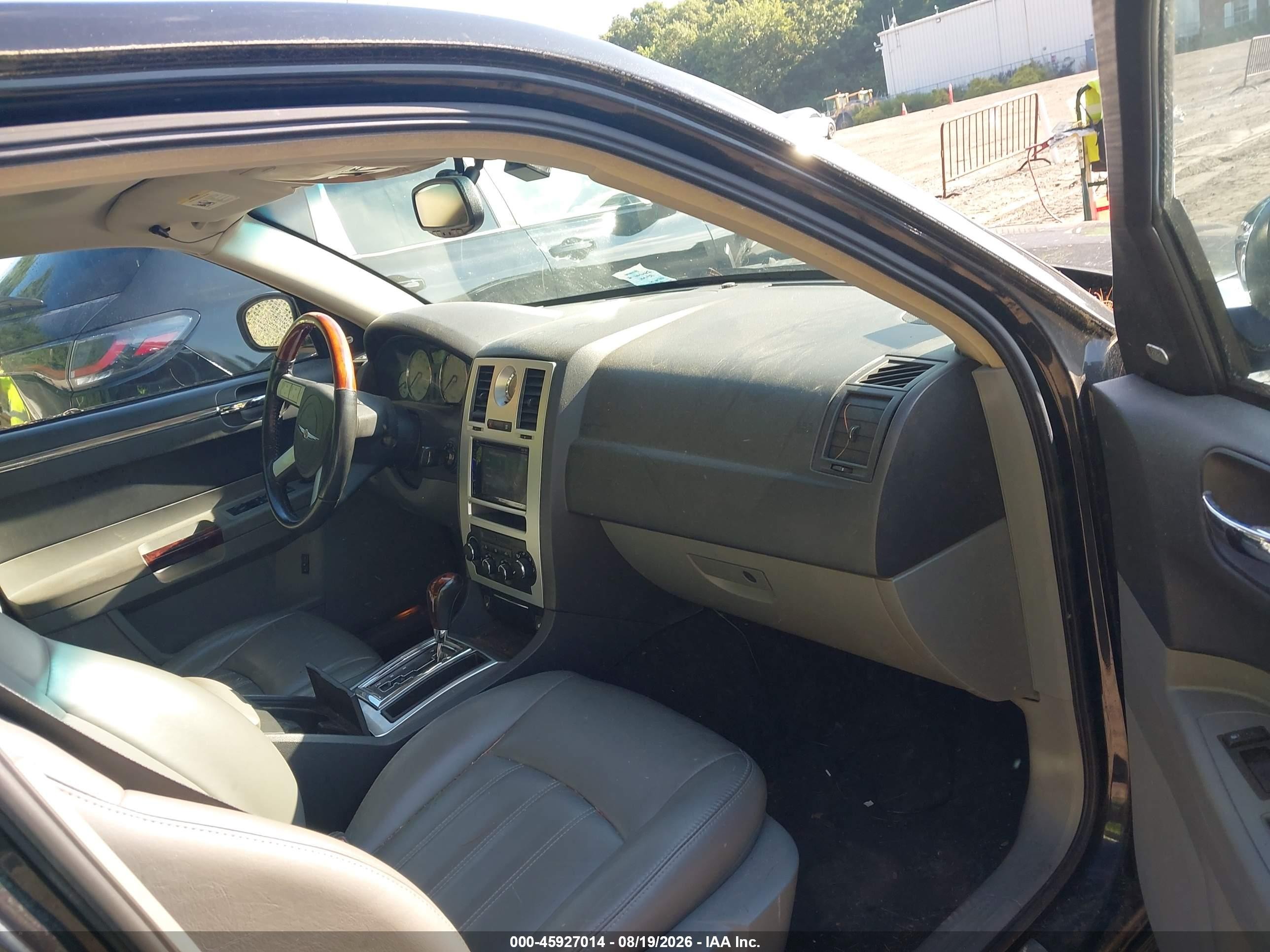 2005 Chrysler 300c   Black vin: 2C3AA63H15H674526