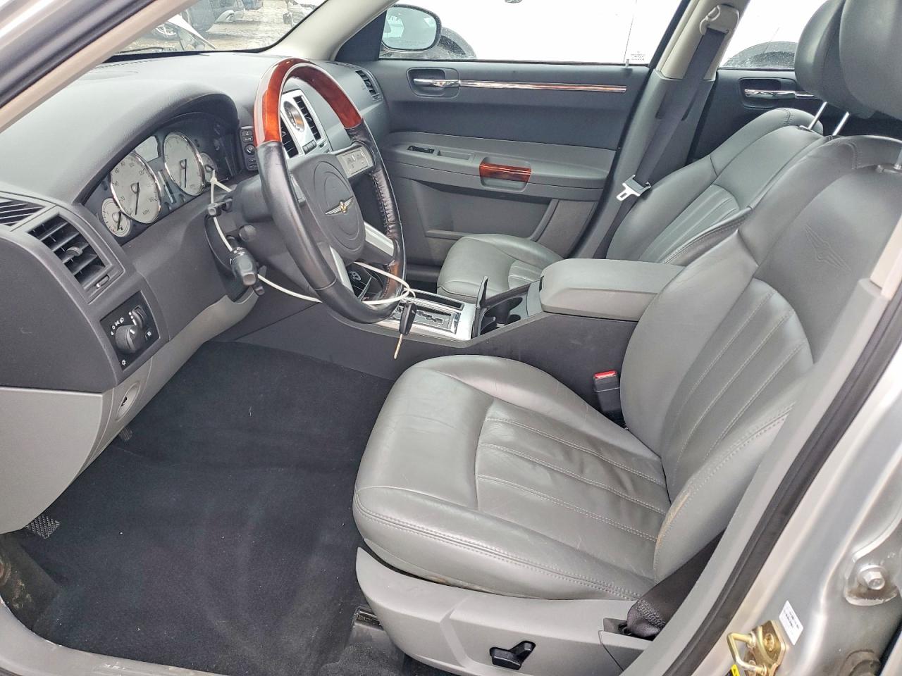 2005 Chrysler 300c Silver vin: 2C3AA63H25H136076