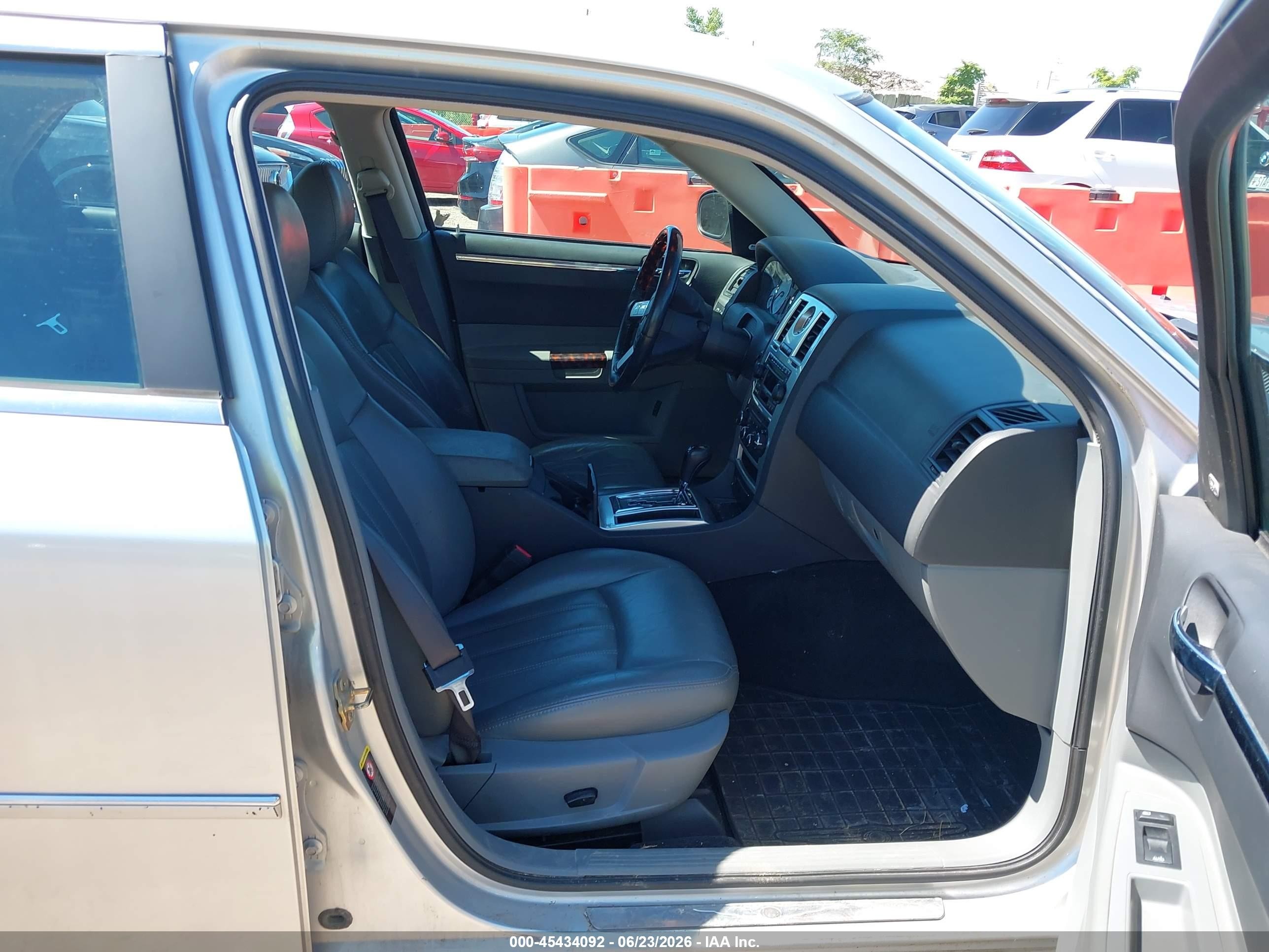 2005 Chrysler 300c Silver vin: 2C3AA63H25H665401