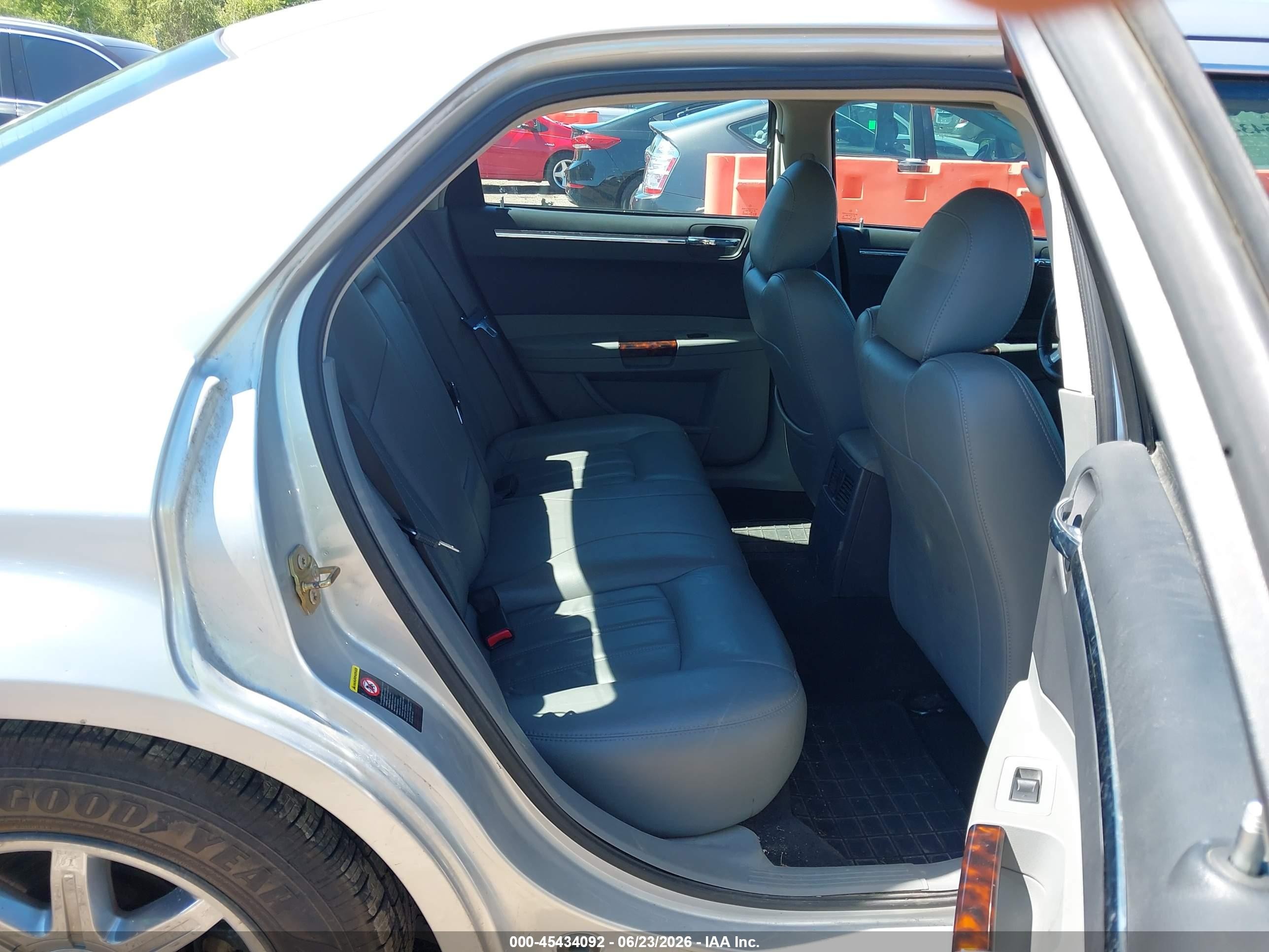 2005 Chrysler 300c Silver vin: 2C3AA63H25H665401
