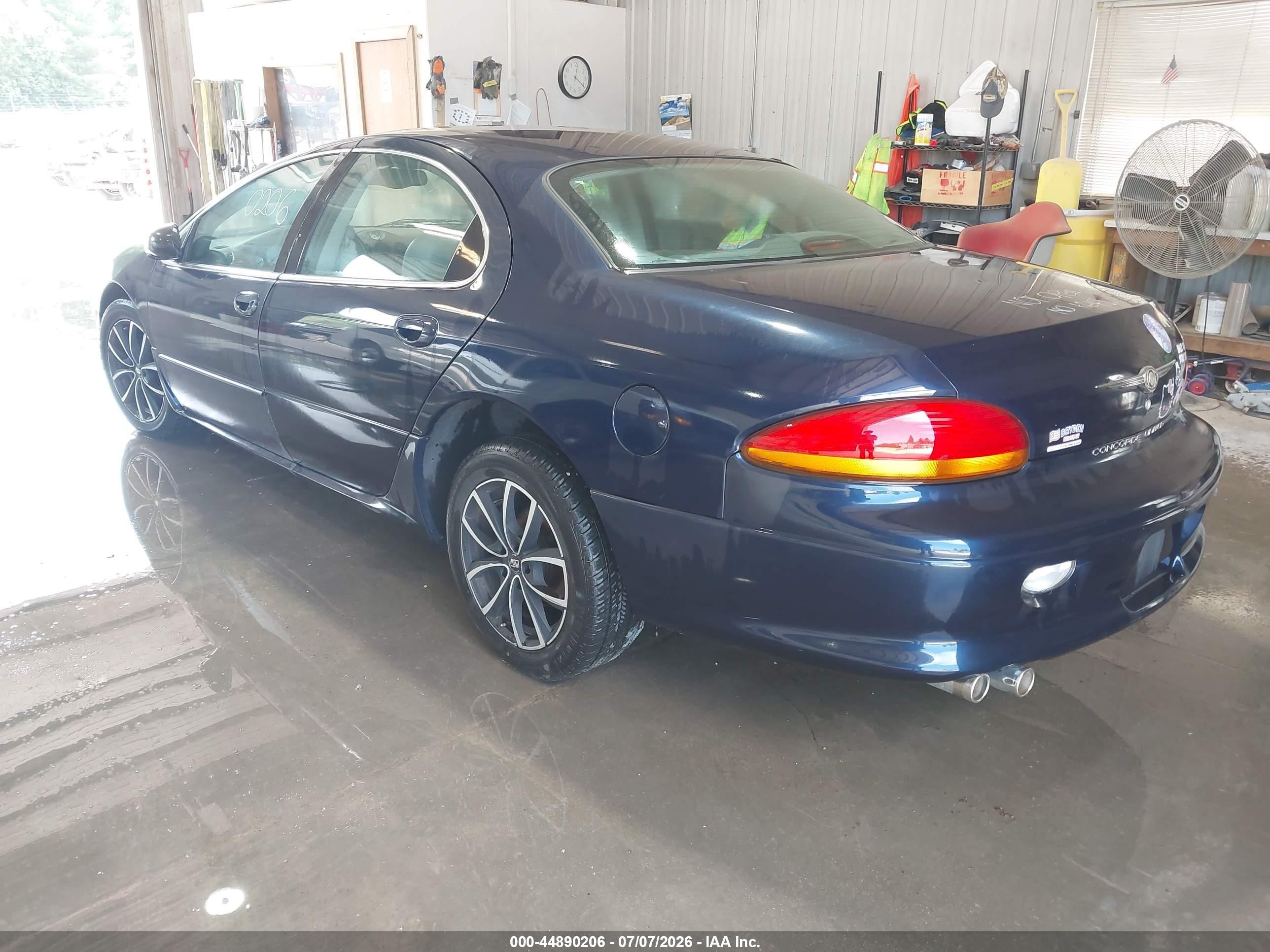 2004 Chrysler Concorde Limited Blue vin: 2C3AD56G44H642916
