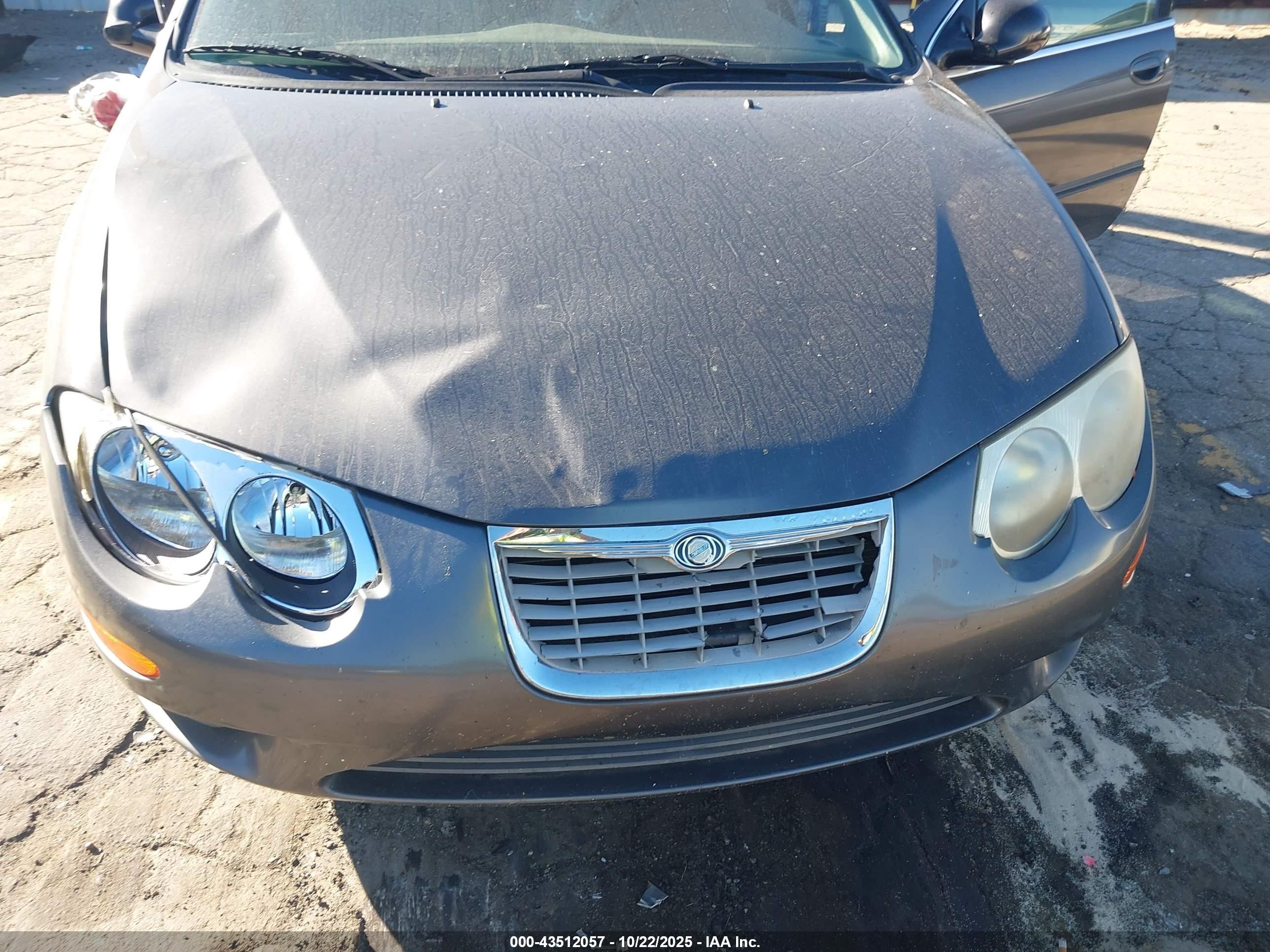 2004 Chrysler 300m   Gray vin: 2C3AE66G04H604215