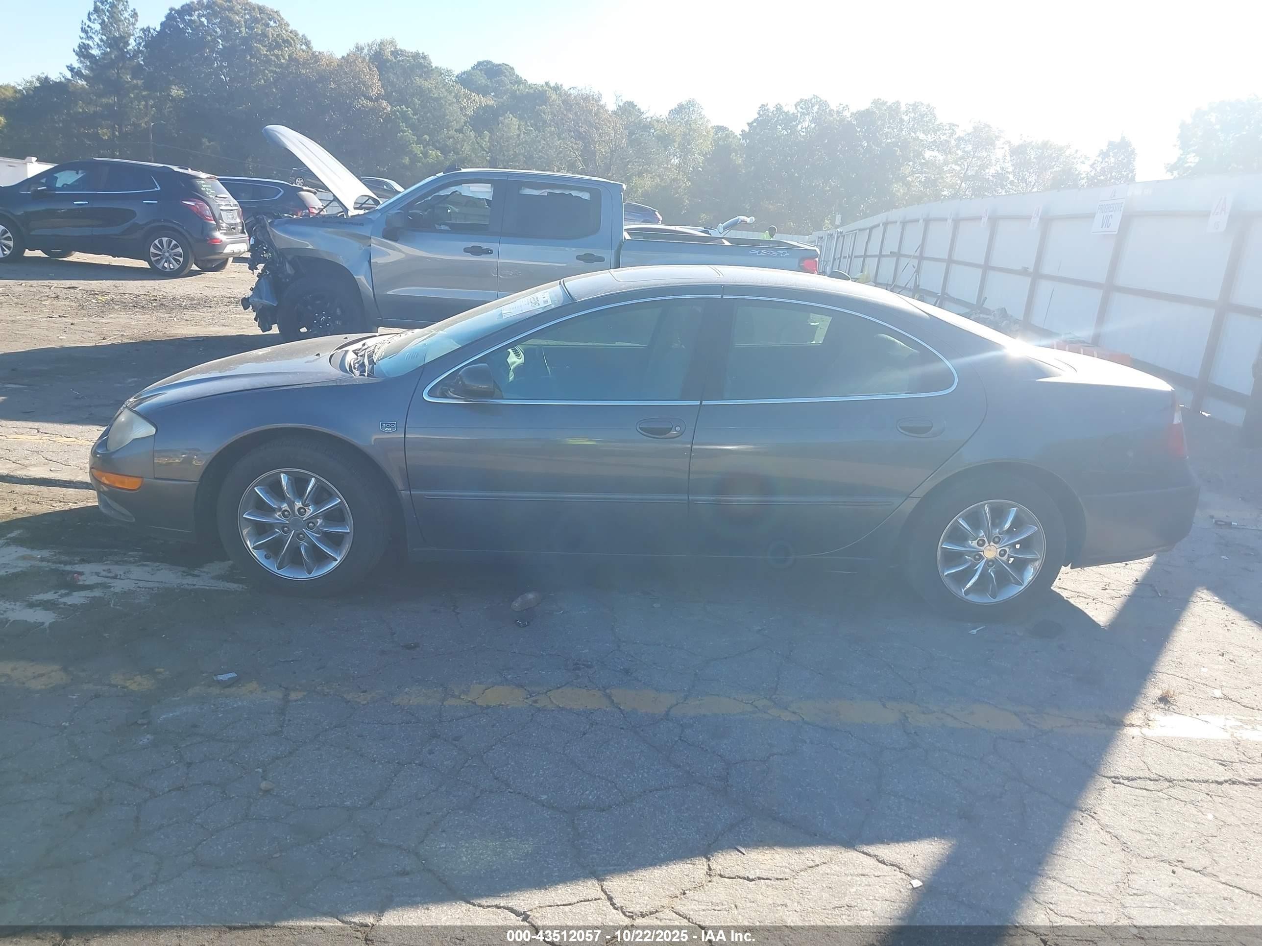 2004 Chrysler 300m   Gray vin: 2C3AE66G04H604215