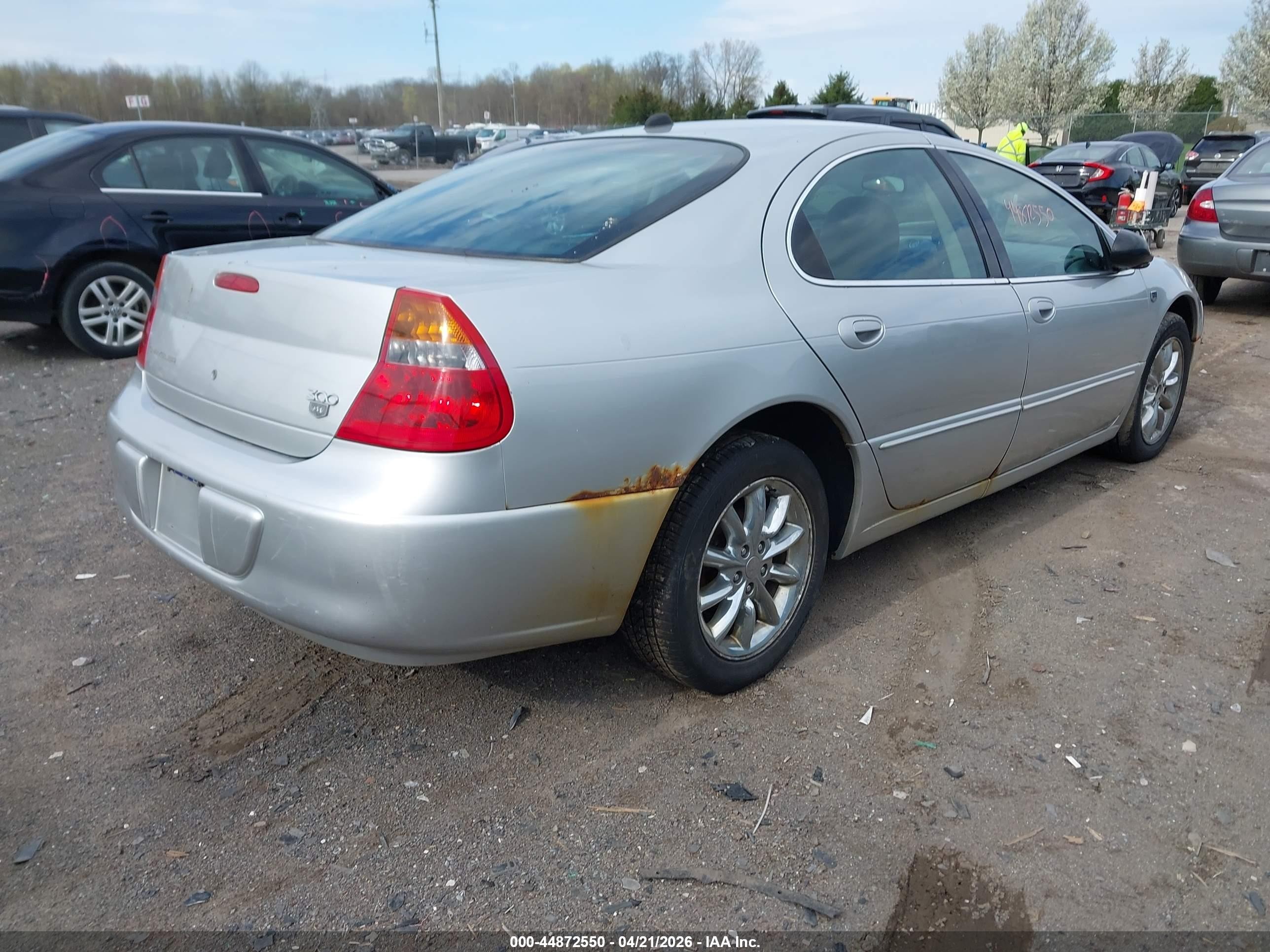 2004 Chrysler 300m   Silver vin: 2C3AE66G04H639899