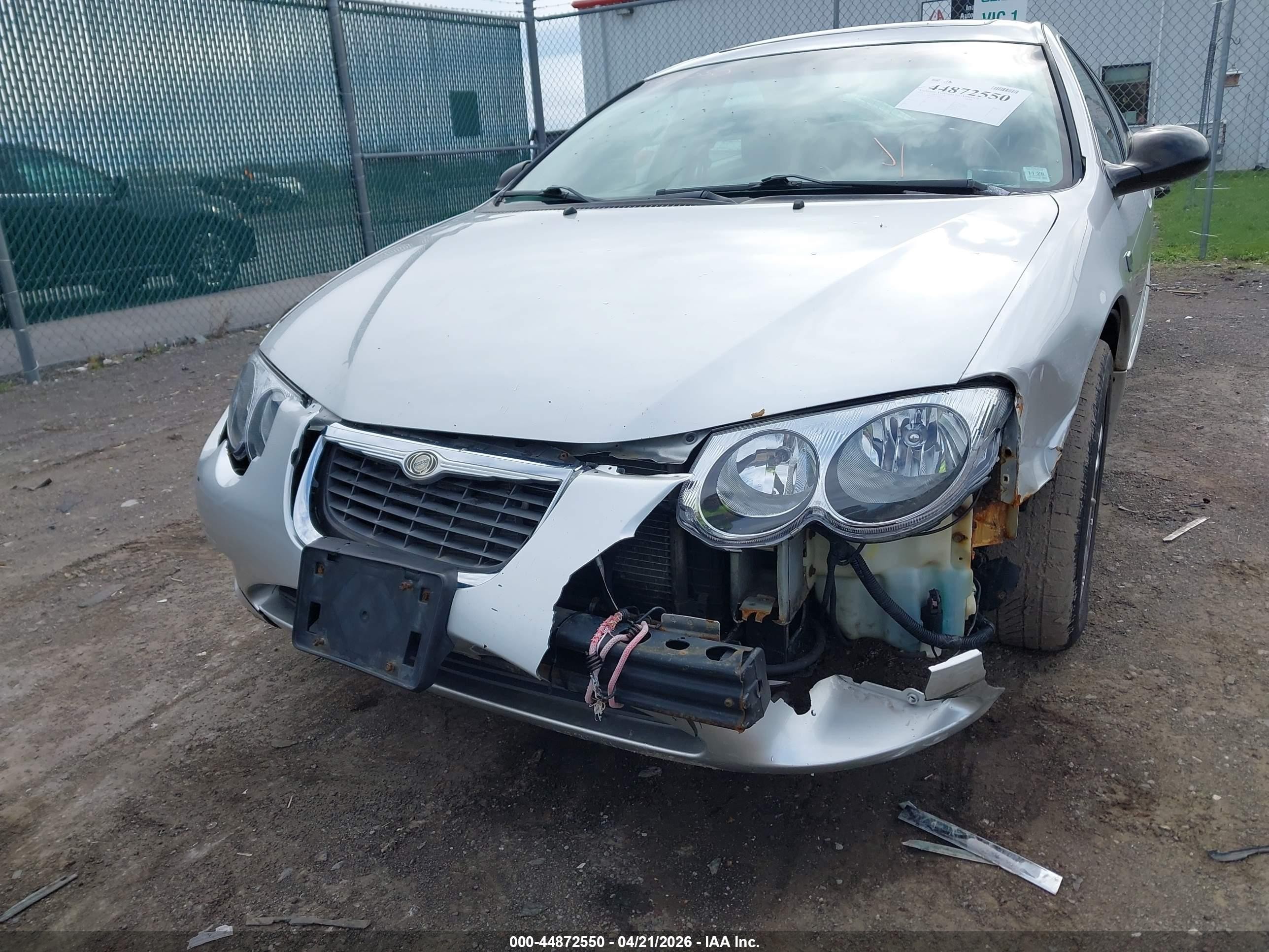 2004 Chrysler 300m   Silver vin: 2C3AE66G04H639899