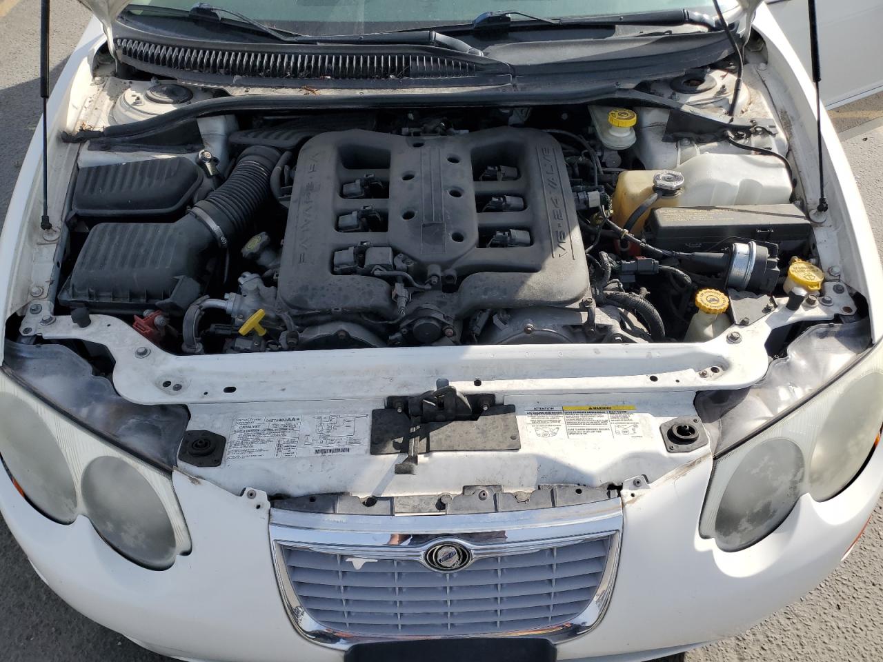 2004 Chrysler 300m Белый vin: 2C3AE66G74H631556