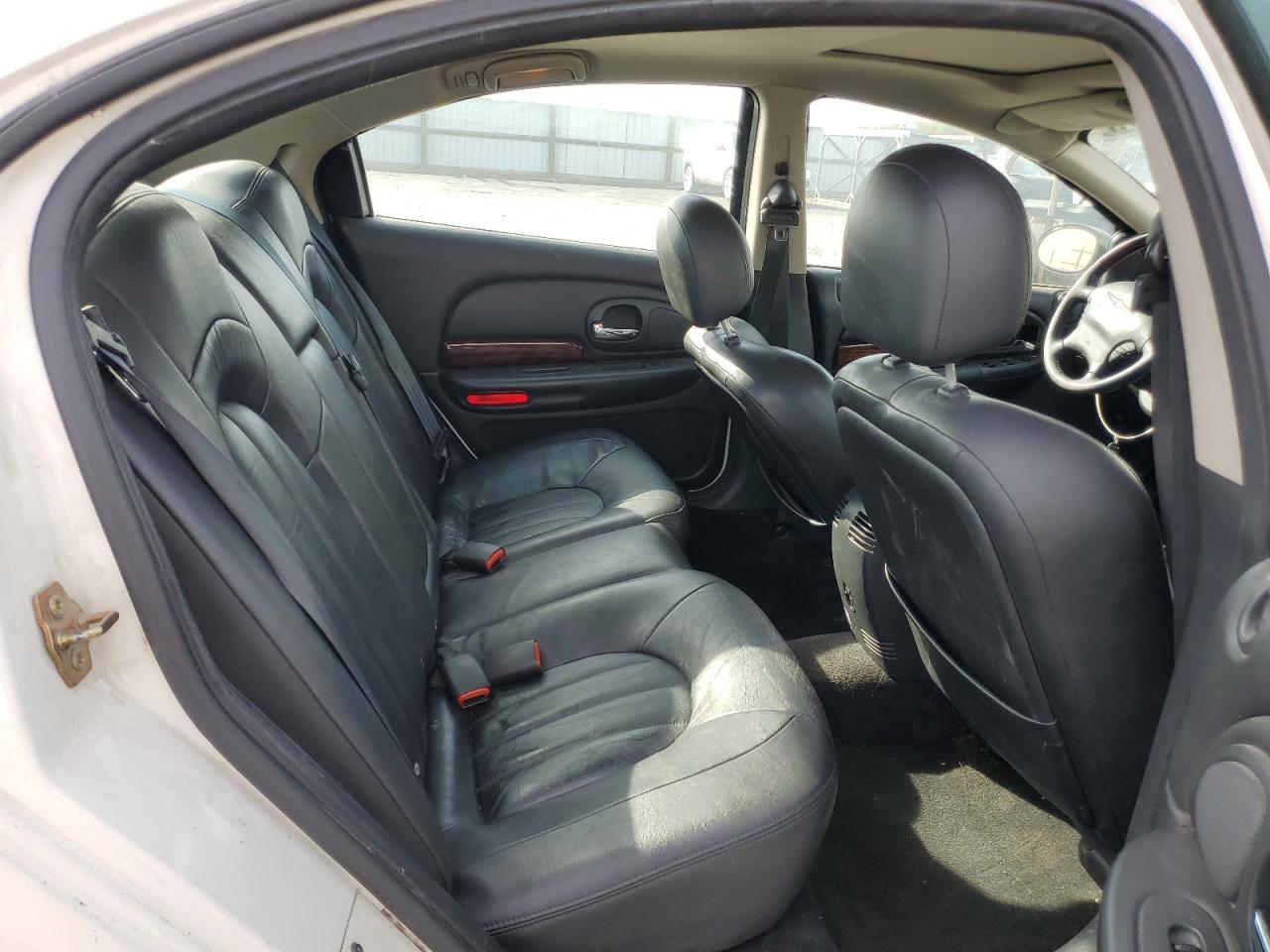 2004 Chrysler 300m Белый vin: 2C3AE66G74H631556
