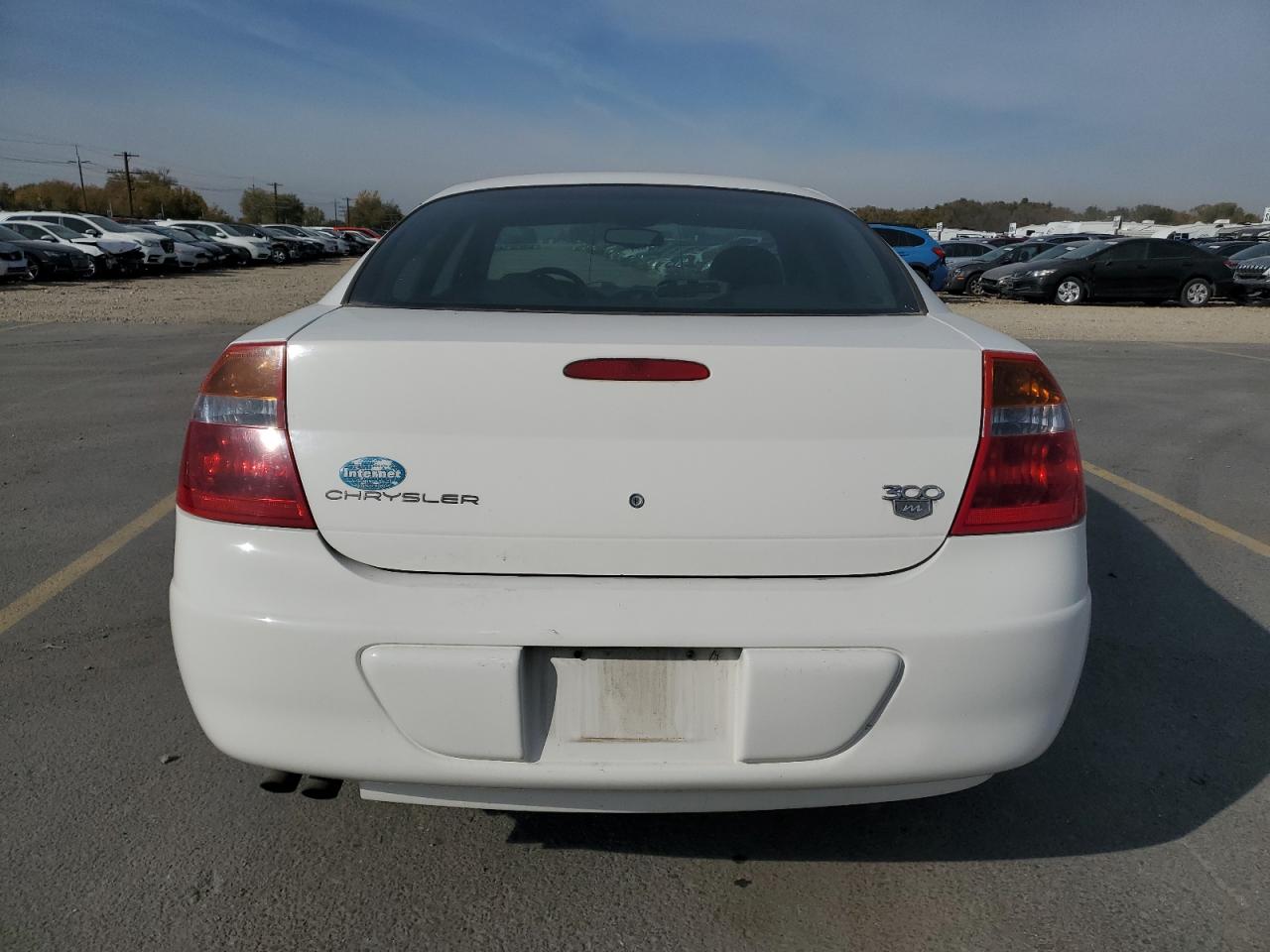 2004 Chrysler 300m Белый vin: 2C3AE66G74H631556