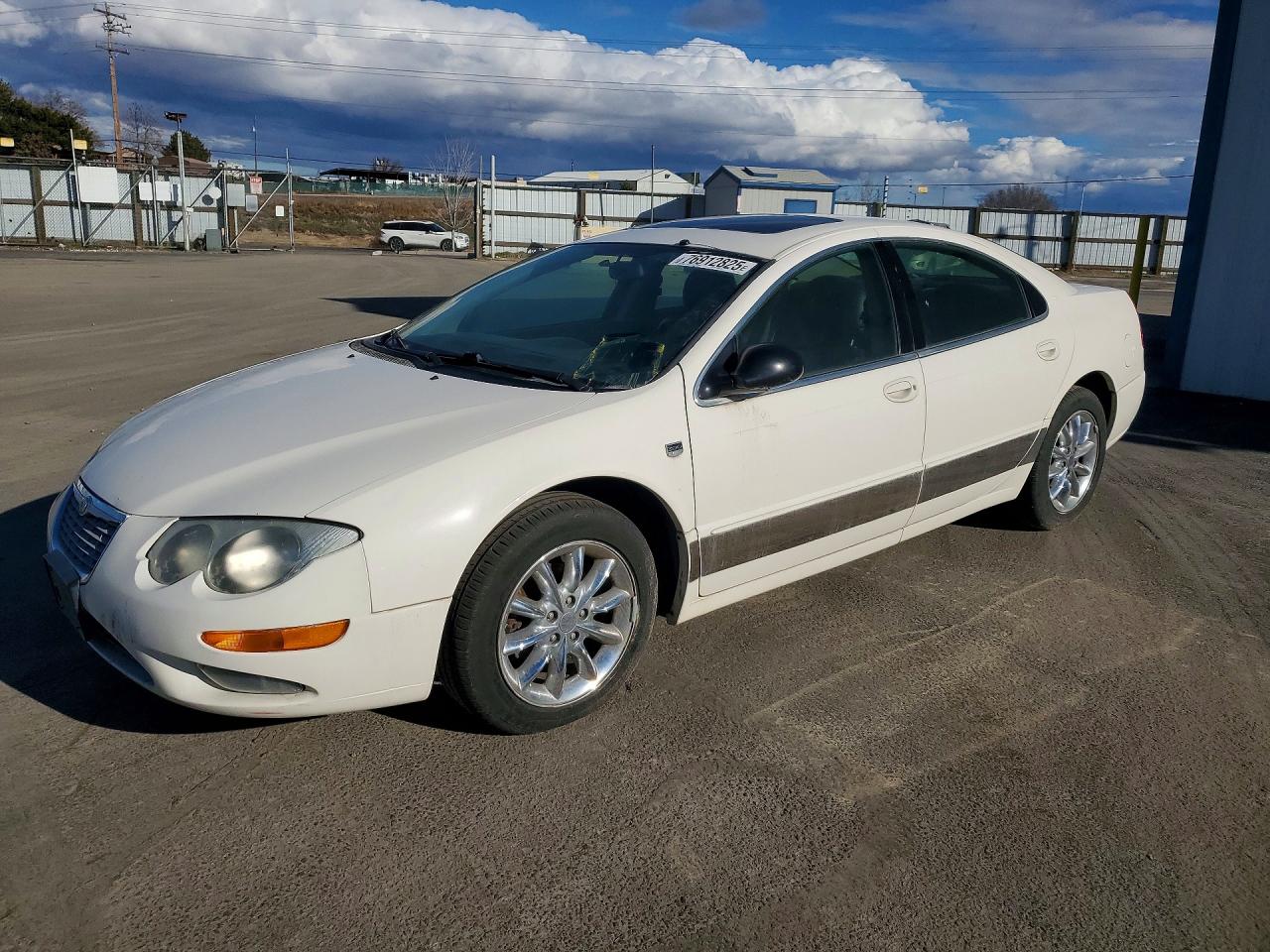 2004 Chrysler 300m White vin: 2C3AE66G74H631556