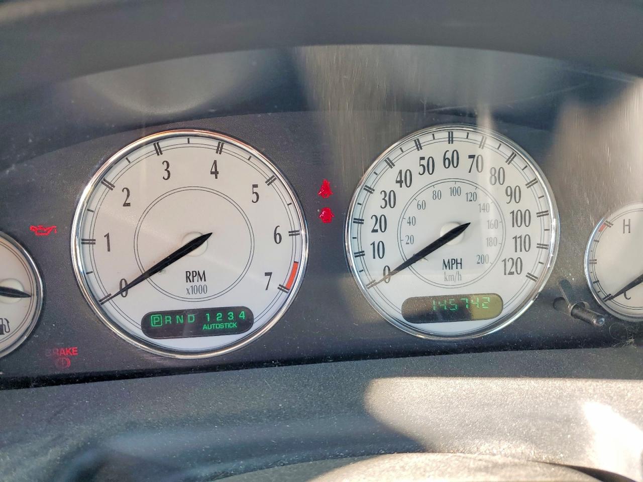 2004 Chrysler 300m White vin: 2C3AE66G74H631556