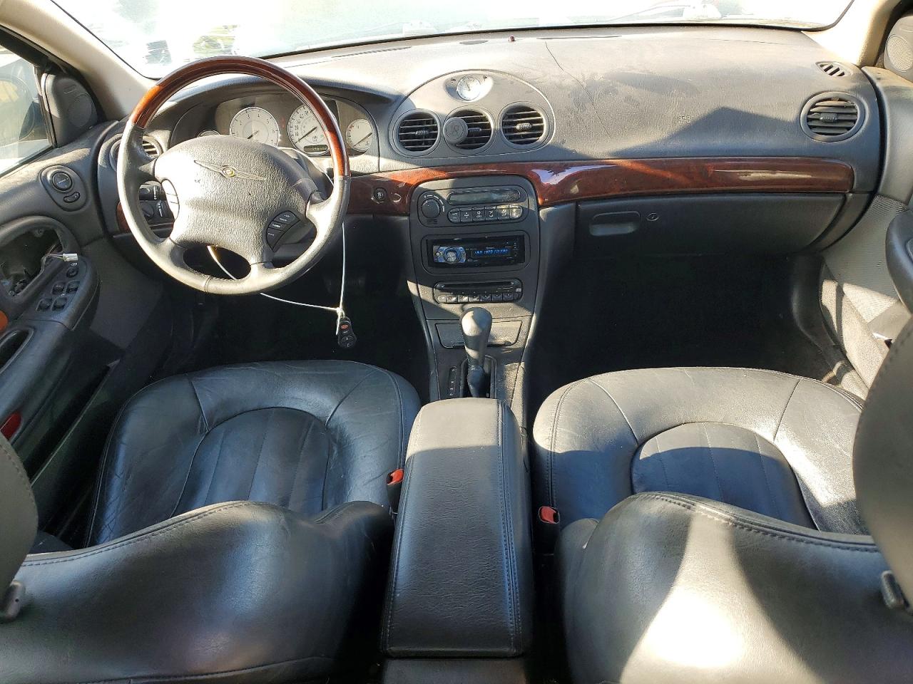 2004 Chrysler 300m White vin: 2C3AE66G74H631556
