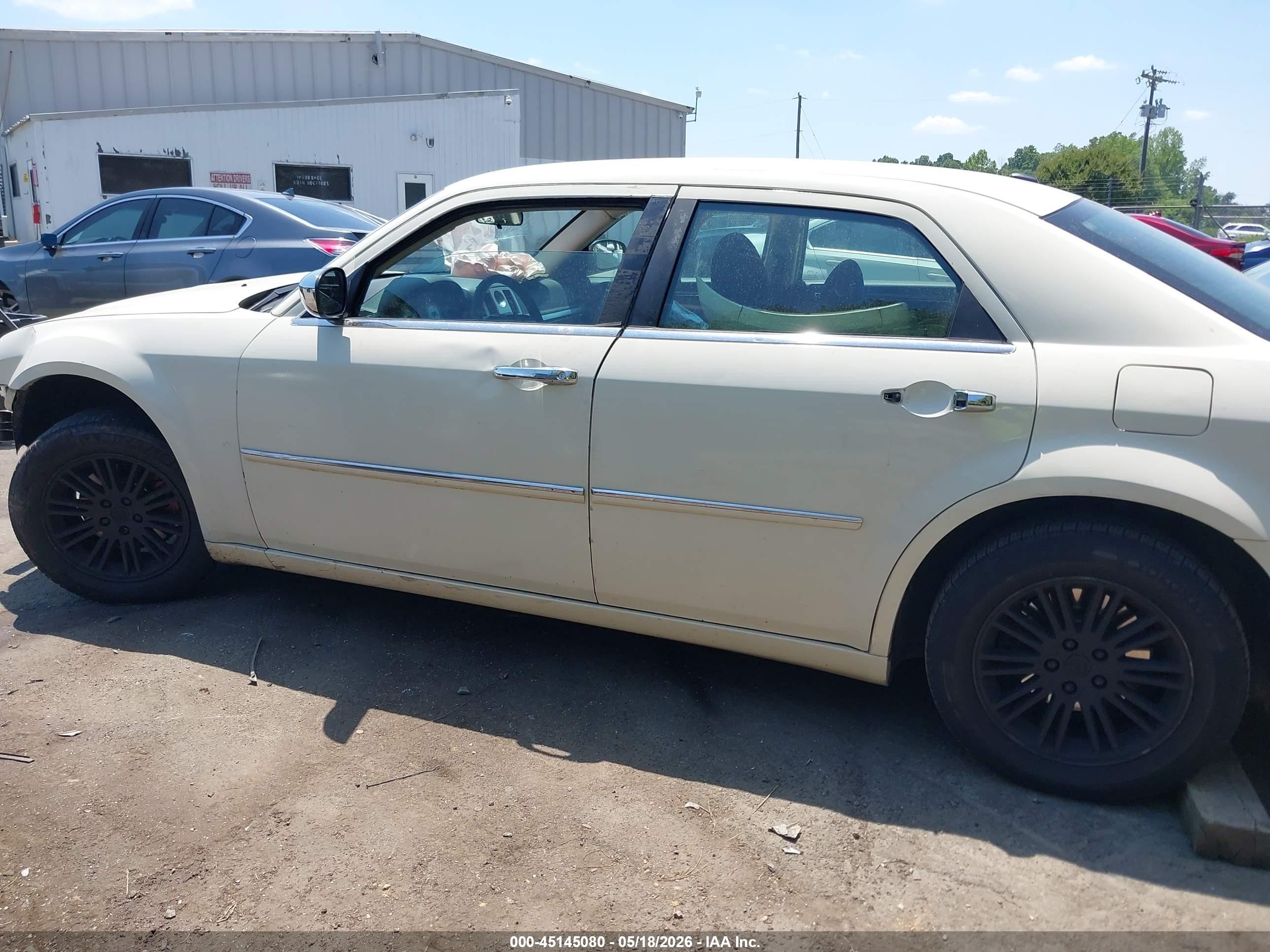 2010 Chrysler 300 Touring Plus Yellow vin: 2C3CA1CV3AH281168