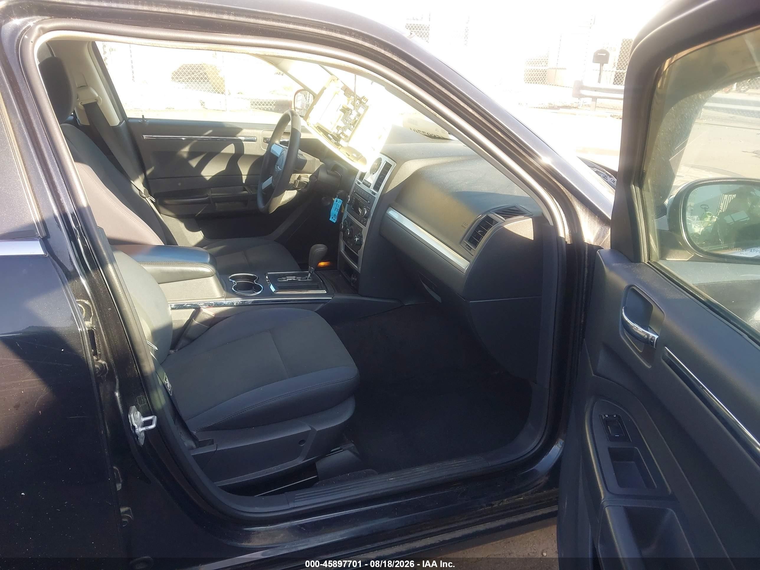 2010 Chrysler 300 Touring Plus Black vin: 2C3CA1CV8AH258680