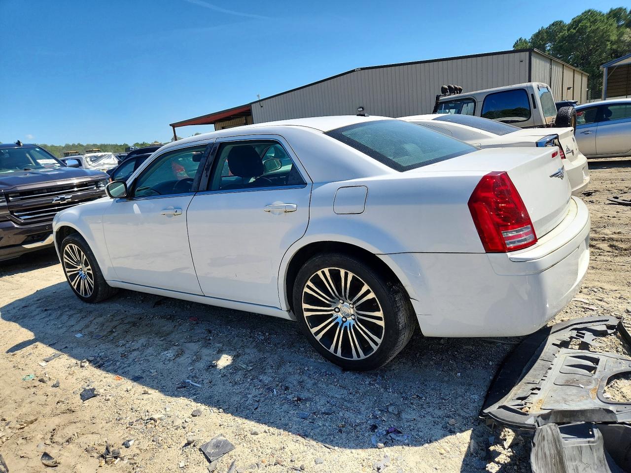 2010 Chrysler 300 S White vin: 2C3CA2CV1AH328672