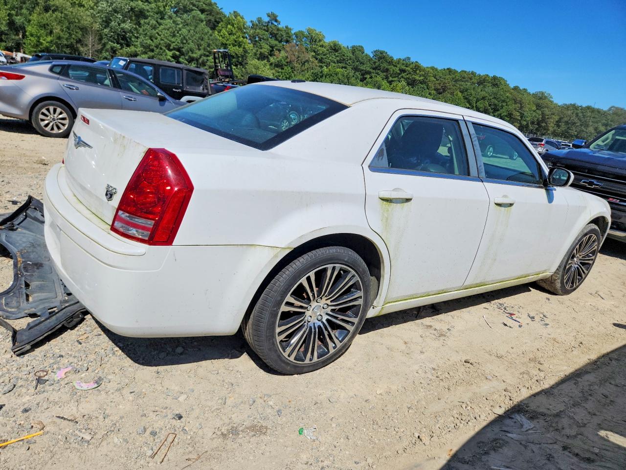 2010 Chrysler 300 S White vin: 2C3CA2CV1AH328672