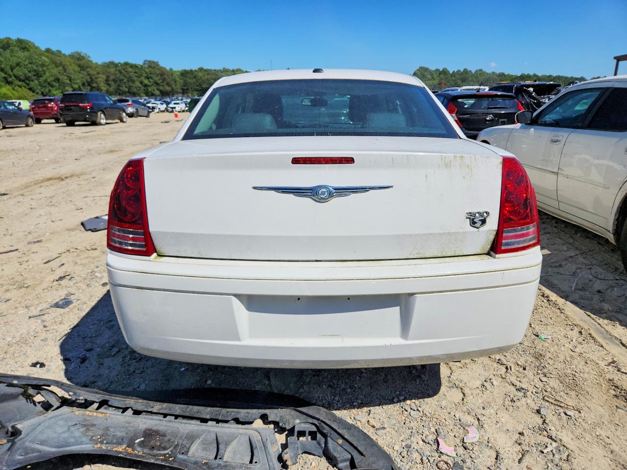 2010 Chrysler 300 S White vin: 2C3CA2CV1AH328672