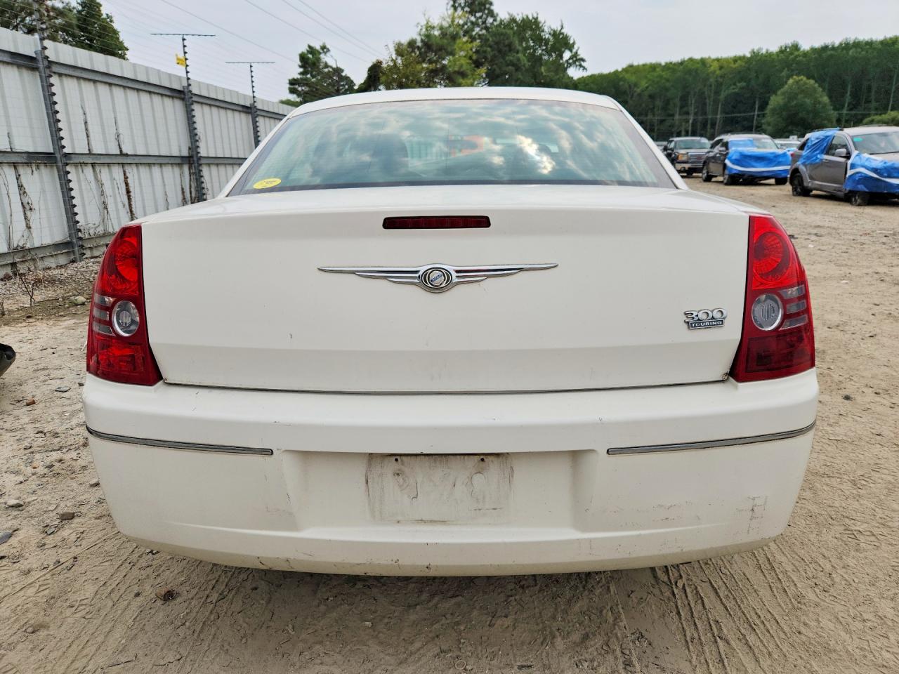 2010 Chrysler 300 Touring Белый vin: 2C3CA4CD2AH104507