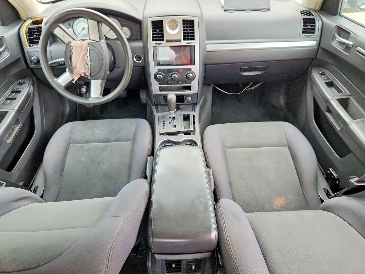 2010 Chrysler 300 Touring Белый vin: 2C3CA4CD2AH104507