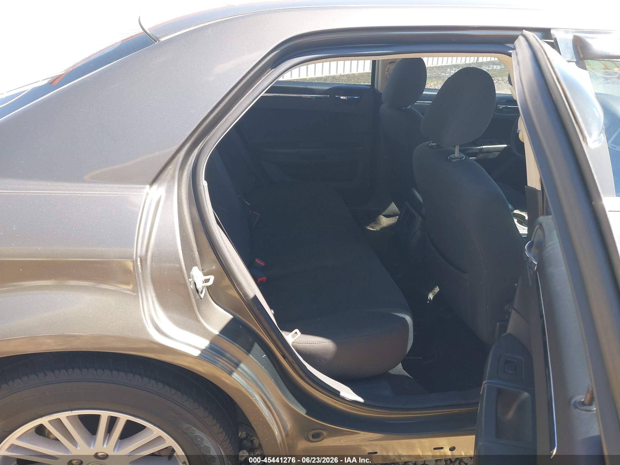 2010 Chrysler 300 Touring Gray vin: 2C3CA4CD2AH150161