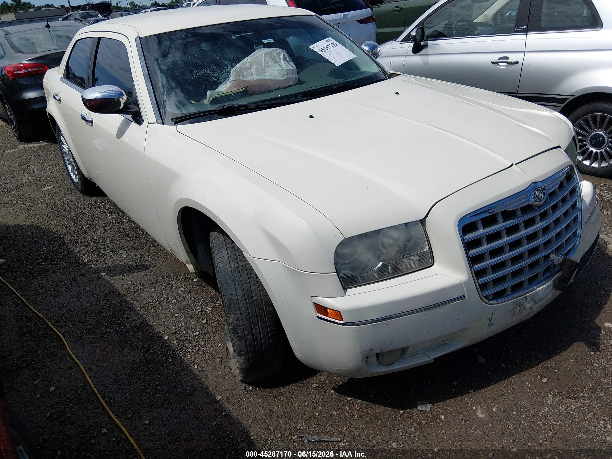 2010 Chrysler 300 Touring White vin: 2C3CA4CD9AH123183