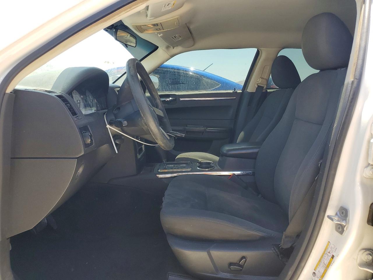 2010 Chrysler 300 Touring White vin: 2C3CA4CD9AH198983