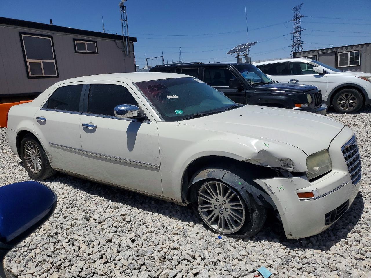 2010 Chrysler 300 Touring White vin: 2C3CA4CD9AH198983
