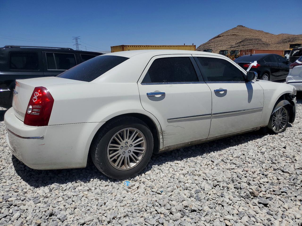 2010 Chrysler 300 Touring White vin: 2C3CA4CD9AH198983