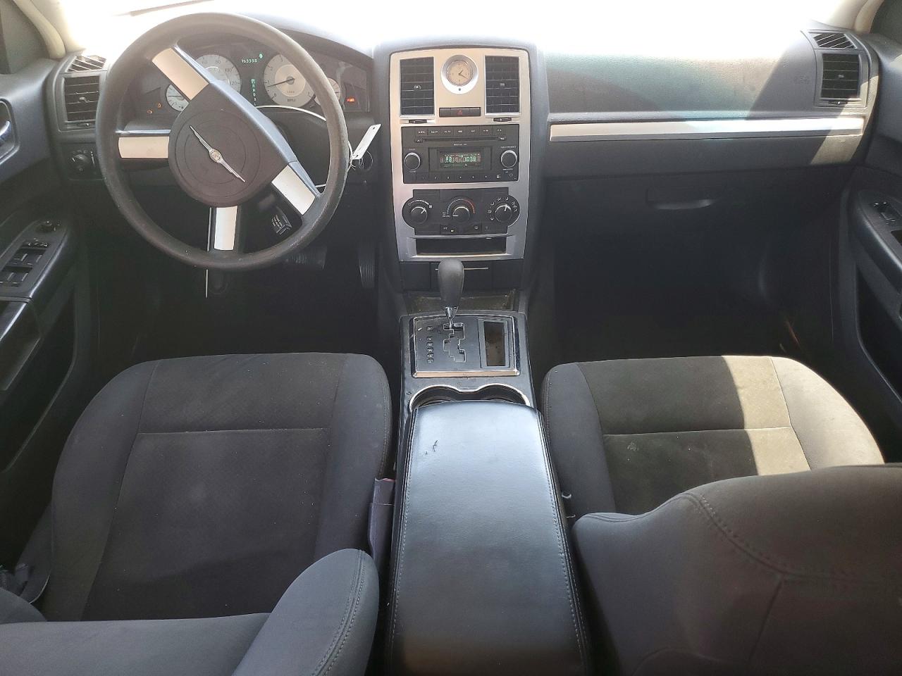 2010 Chrysler 300 Touring White vin: 2C3CA4CD9AH198983
