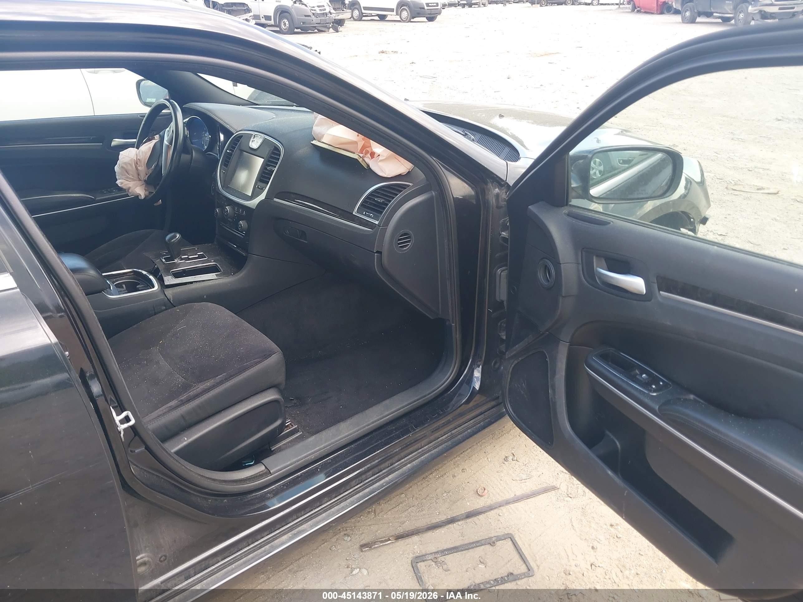 2011 Chrysler 300   Black vin: 2C3CA4CG8BH531850