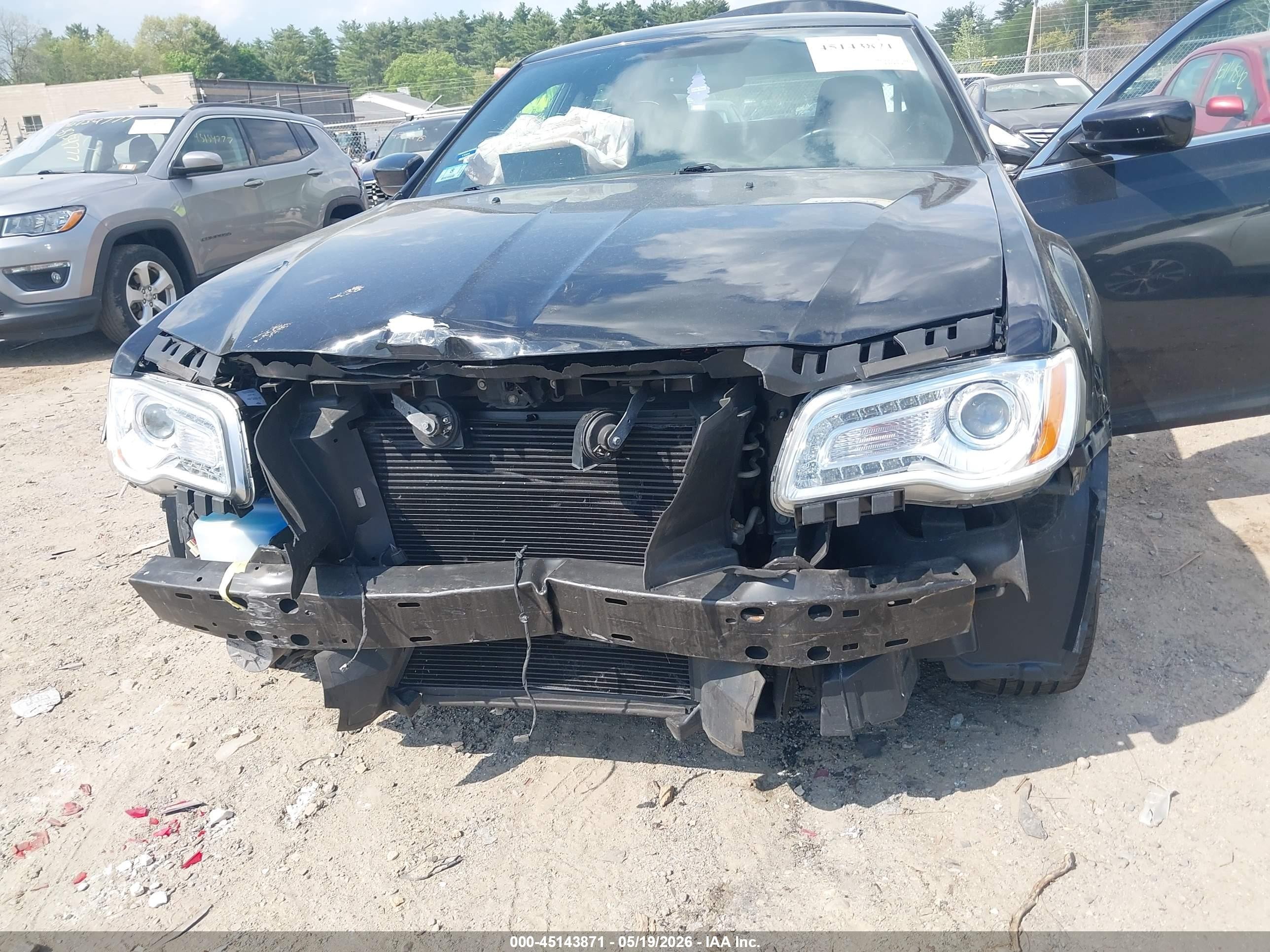 2011 Chrysler 300   Black vin: 2C3CA4CG8BH531850