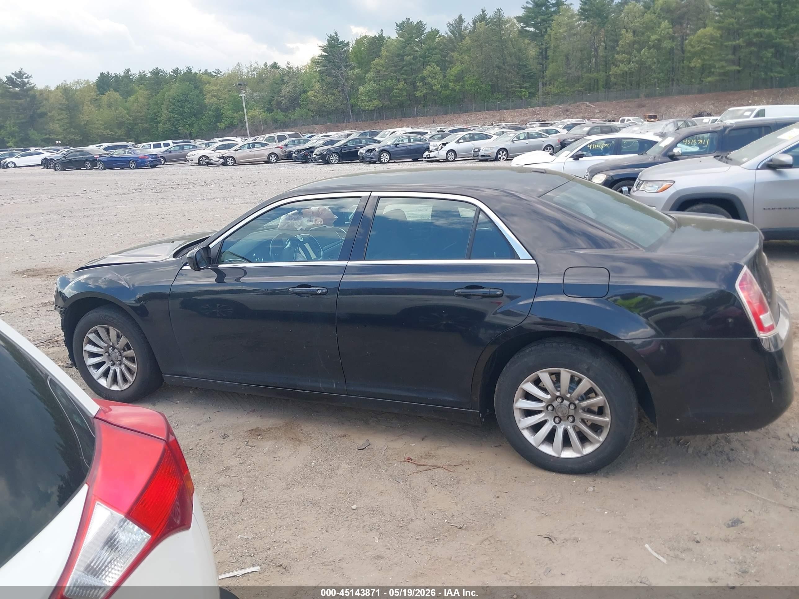 2011 Chrysler 300   Black vin: 2C3CA4CG8BH531850