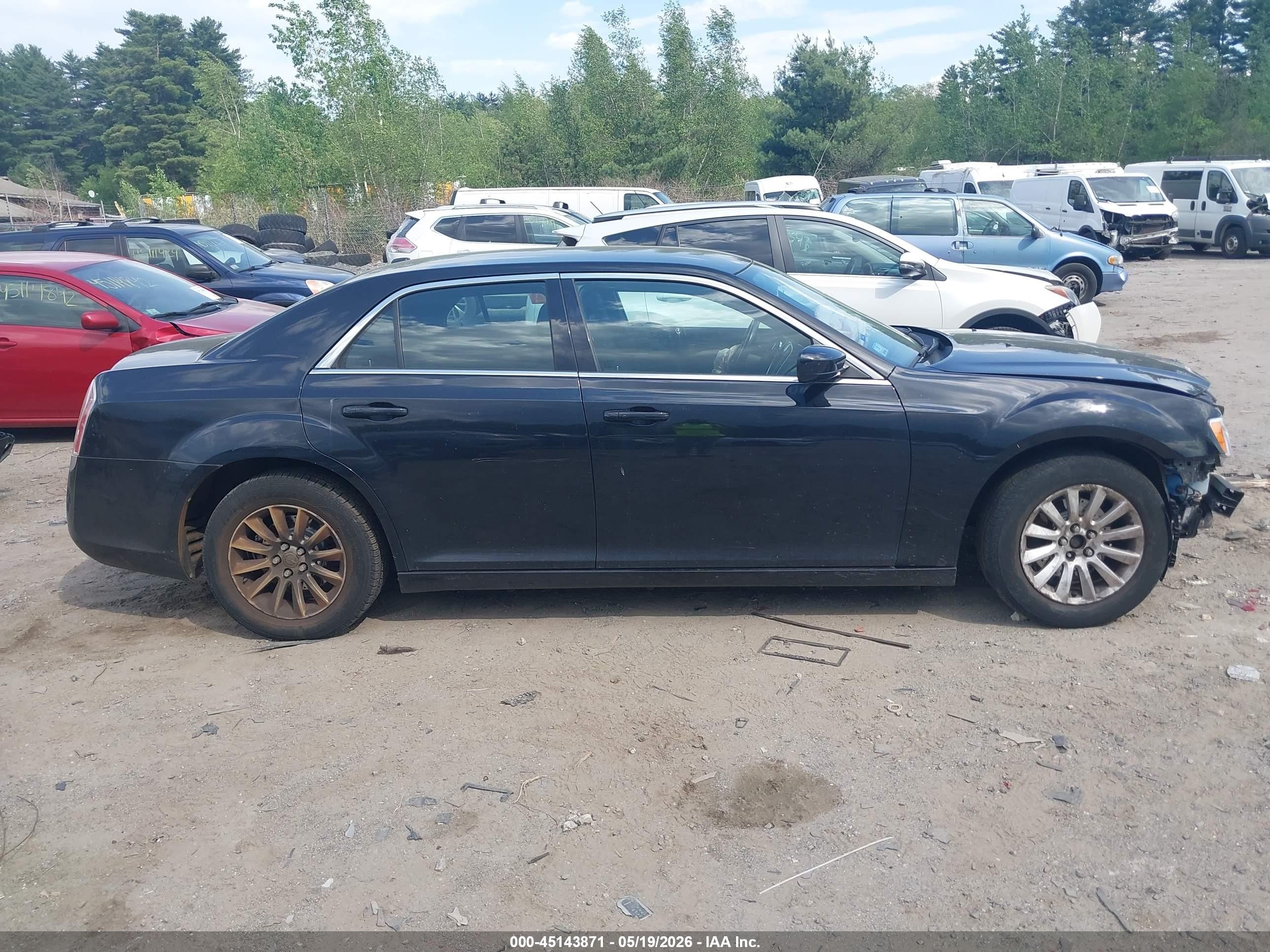 2011 Chrysler 300   Black vin: 2C3CA4CG8BH531850