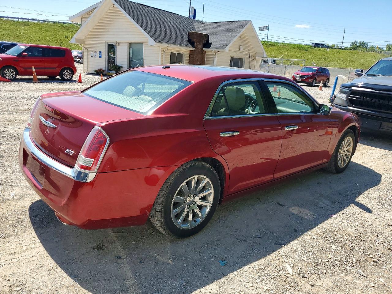 2011 Chrysler 300 Limited Red vin: 2C3CA5CG0BH536854