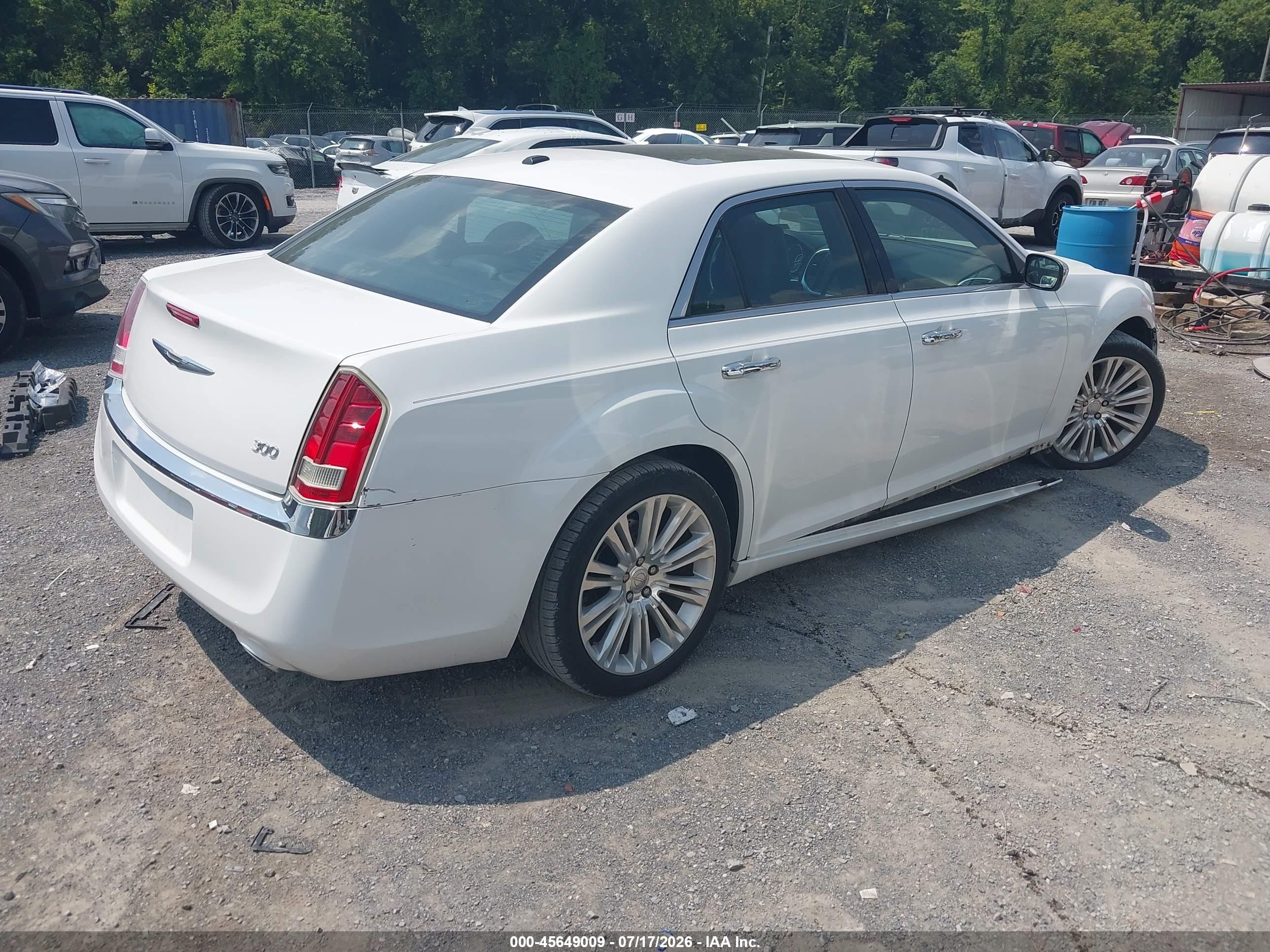 2011 Chrysler 300 Limited Белый vin: 2C3CA5CG1BH564193