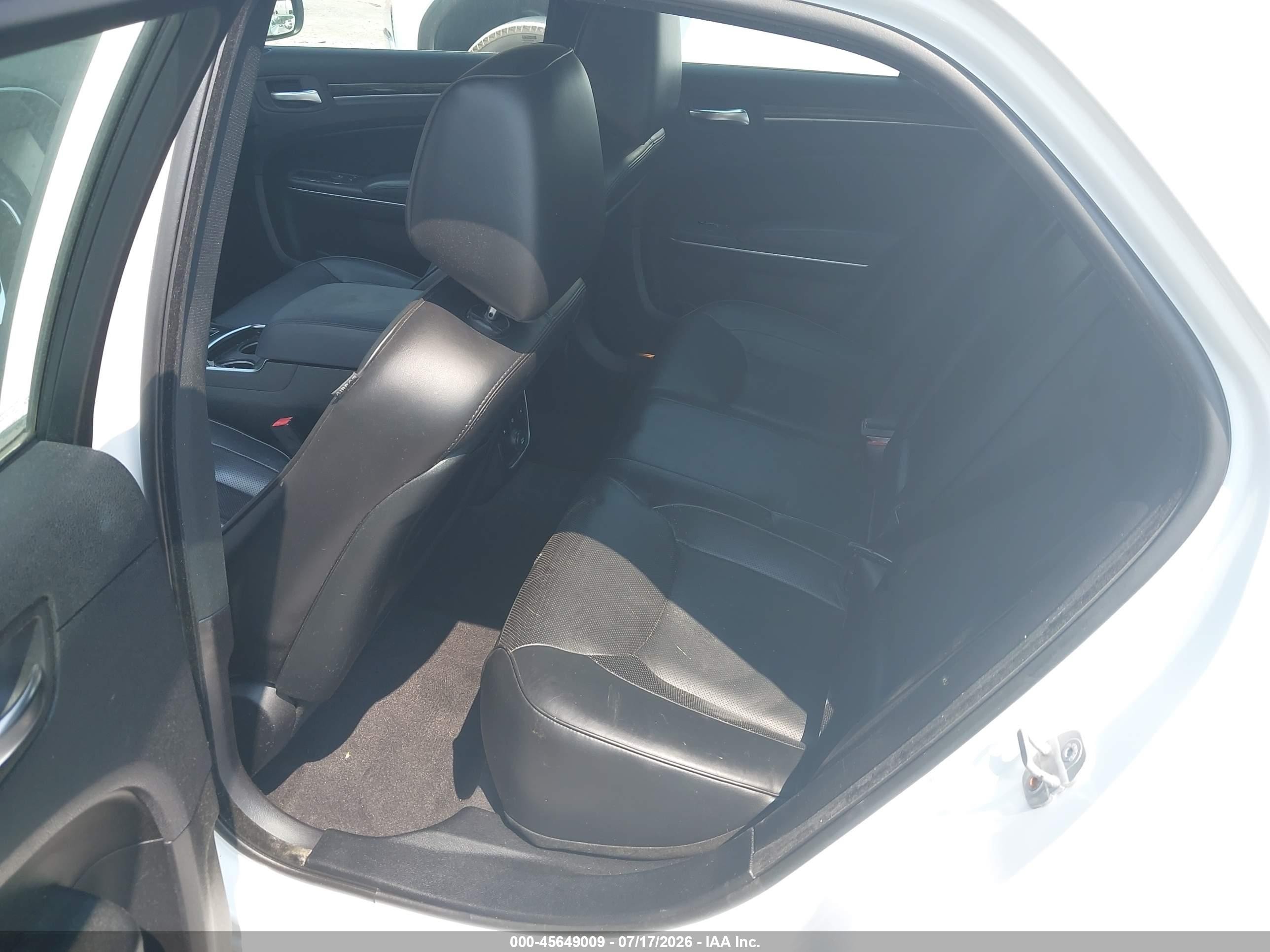 2011 Chrysler 300 Limited Белый vin: 2C3CA5CG1BH564193