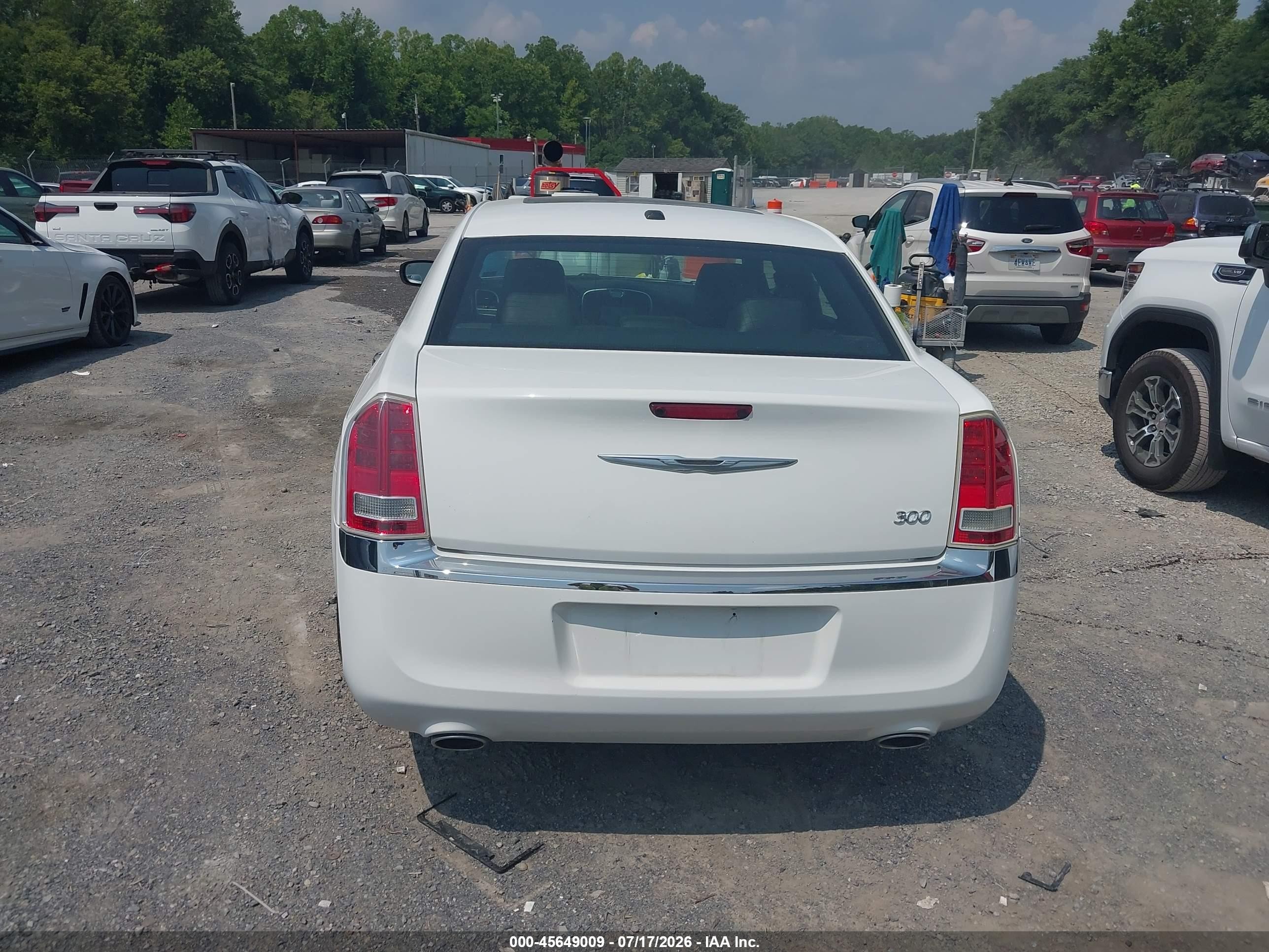 2011 Chrysler 300 Limited Белый vin: 2C3CA5CG1BH564193