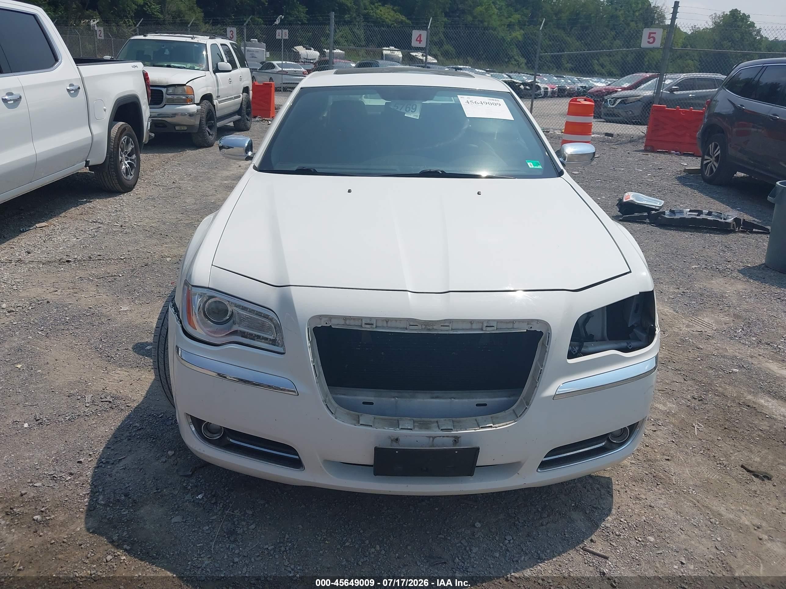 2011 Chrysler 300 Limited Белый vin: 2C3CA5CG1BH564193