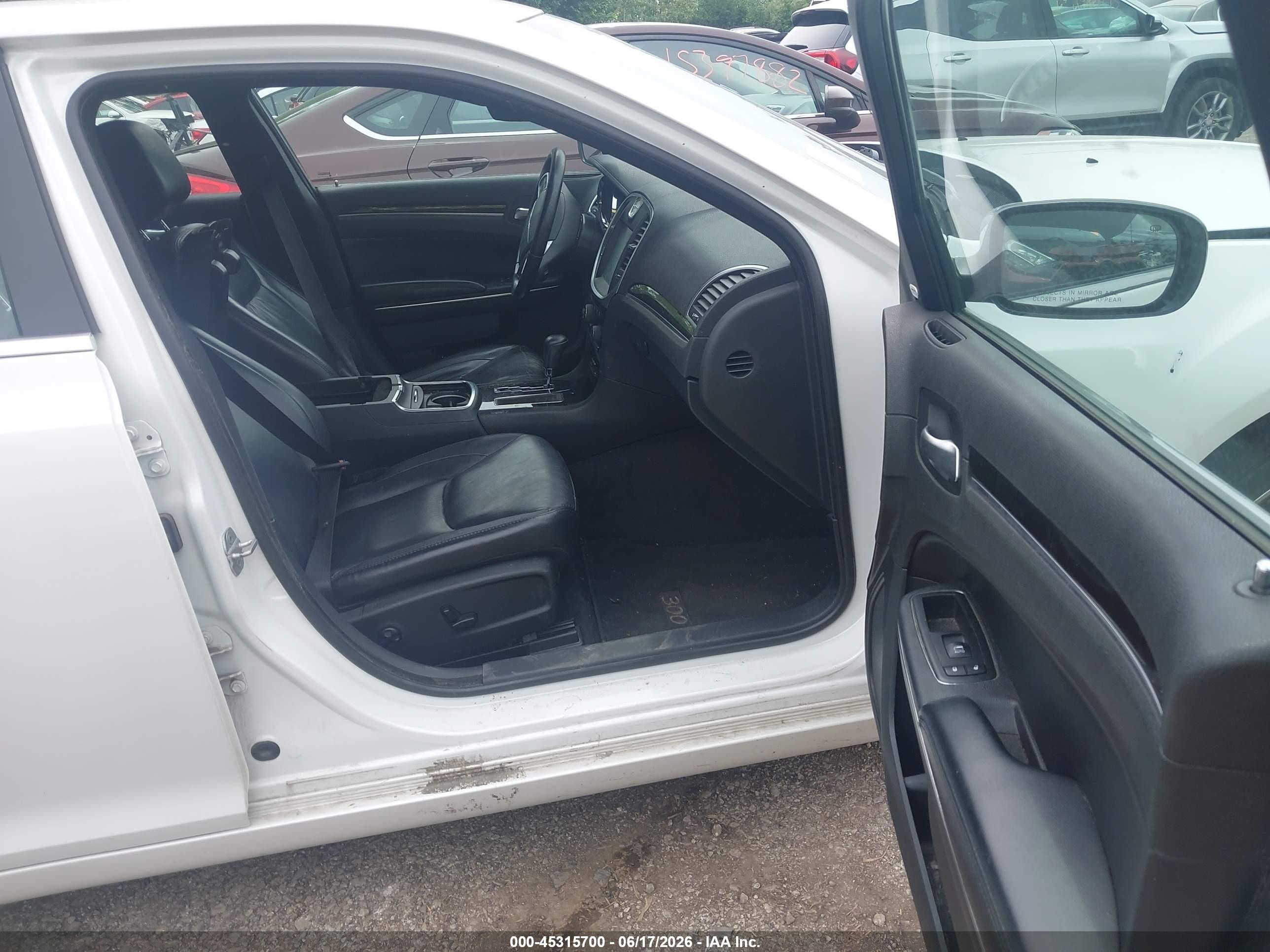 2011 Chrysler 300 Limited Белый vin: 2C3CA5CG1BH564338