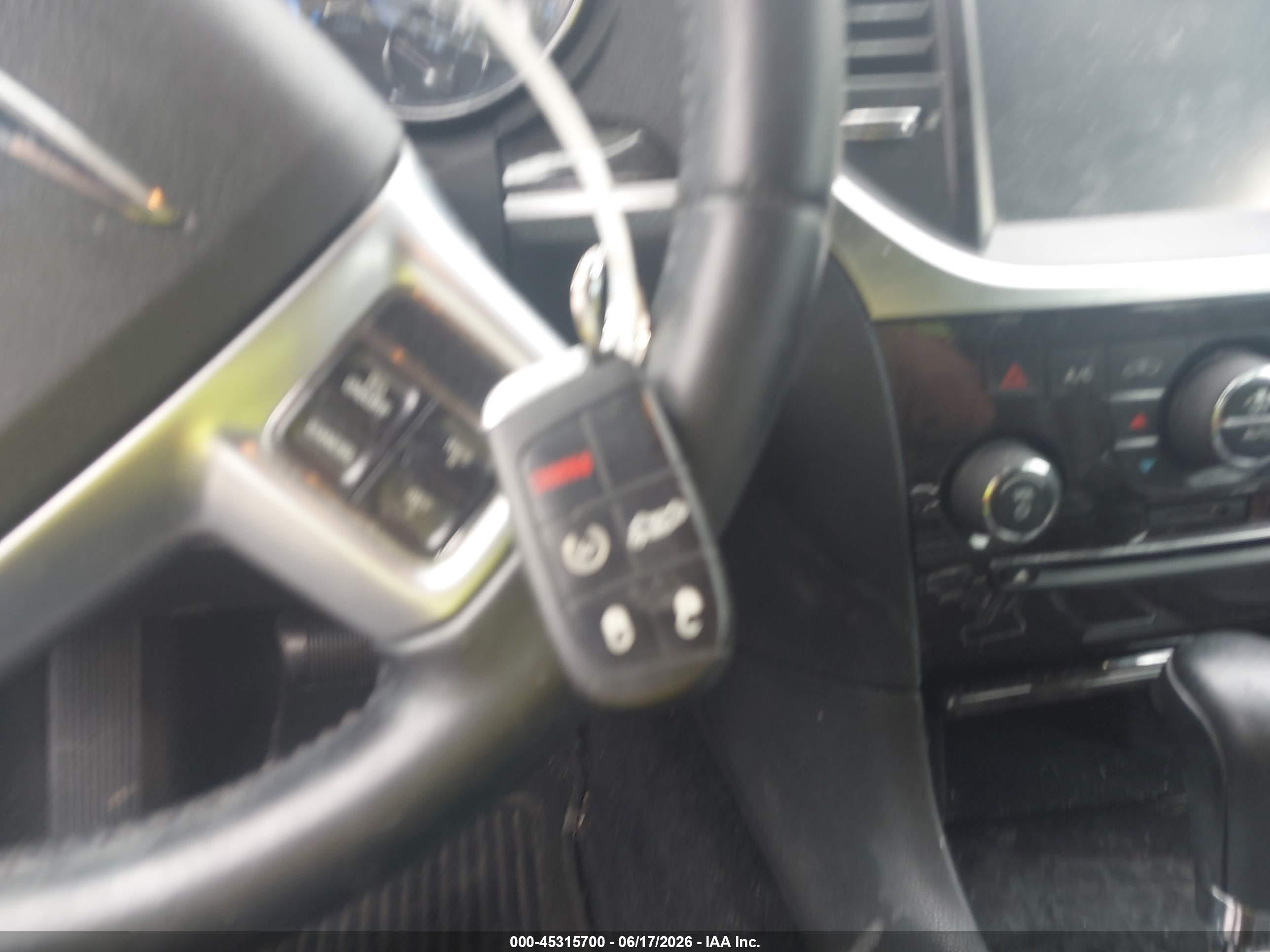 2011 Chrysler 300 Limited Белый vin: 2C3CA5CG1BH564338