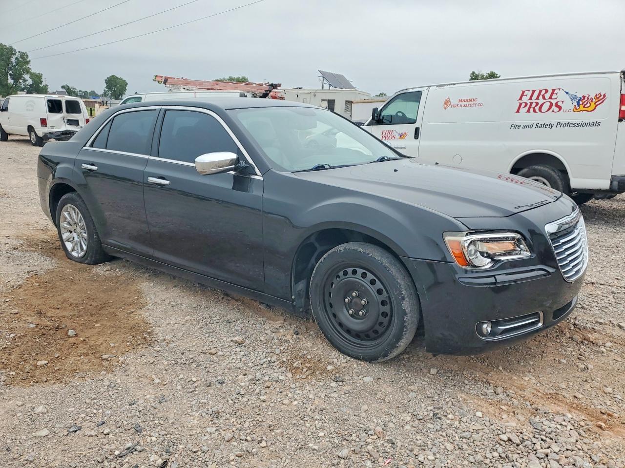 2011 Chrysler 300 Limited Black vin: 2C3CA5CG3BH546374