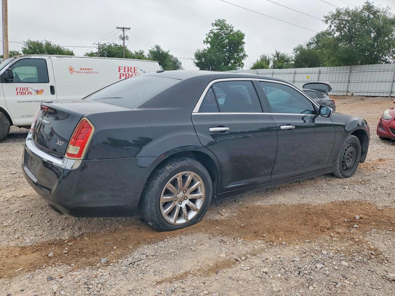 2011 Chrysler 300 Limited Black vin: 2C3CA5CG3BH546374