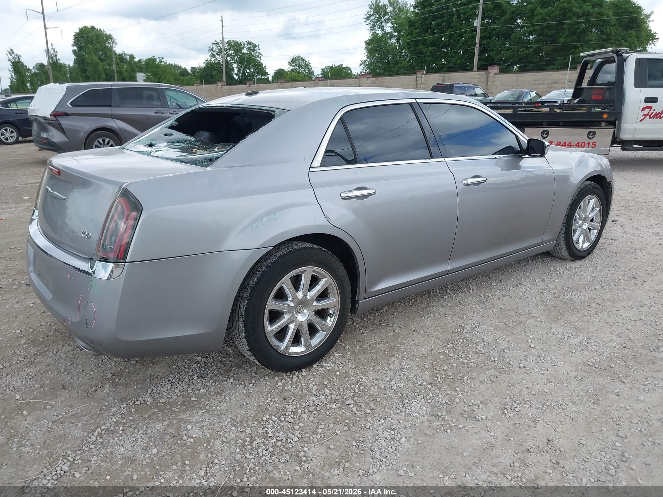 2011 Chrysler 300 Limited Silver vin: 2C3CA5CG5BH547302