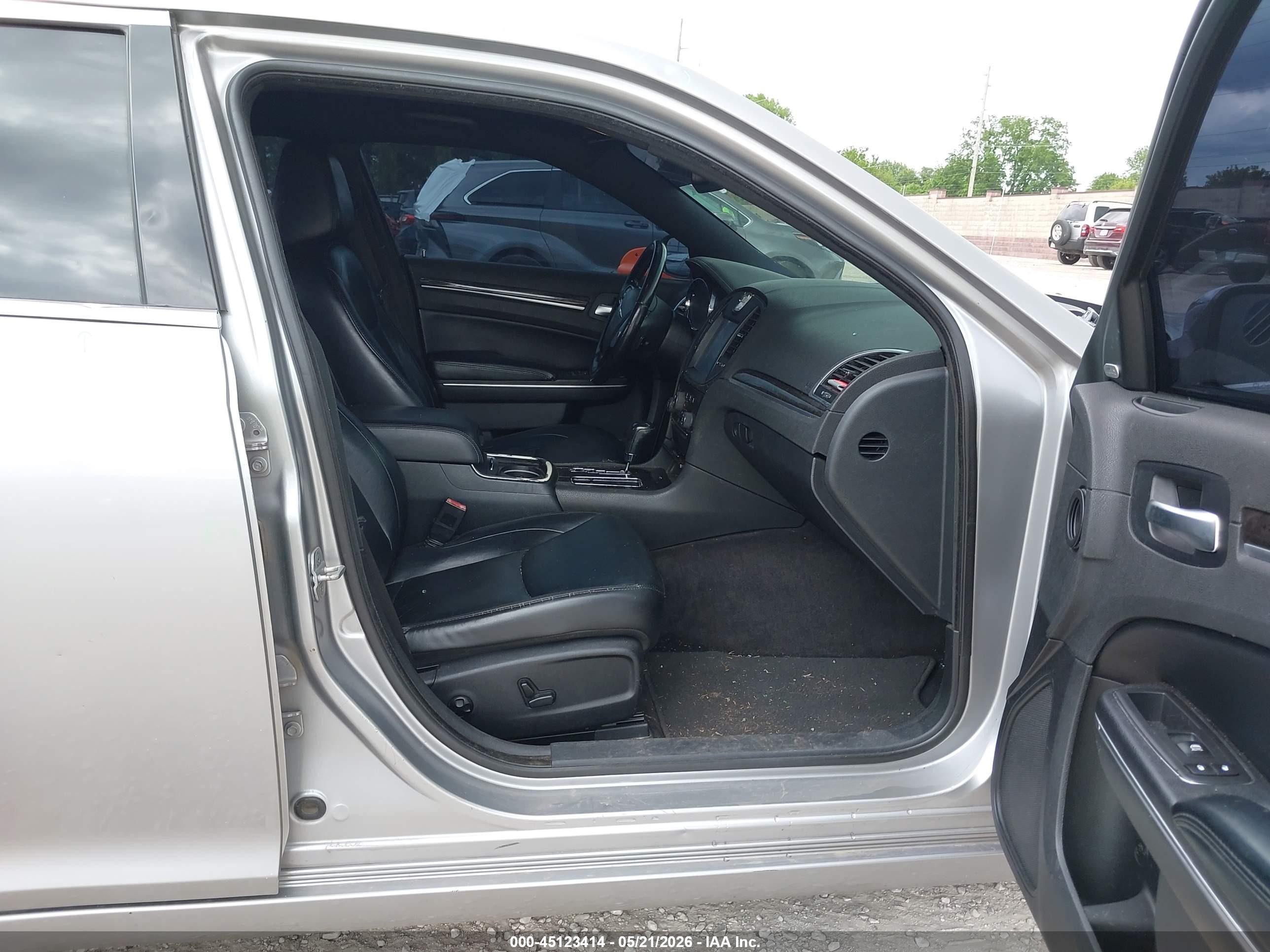 2011 Chrysler 300 Limited Silver vin: 2C3CA5CG5BH547302