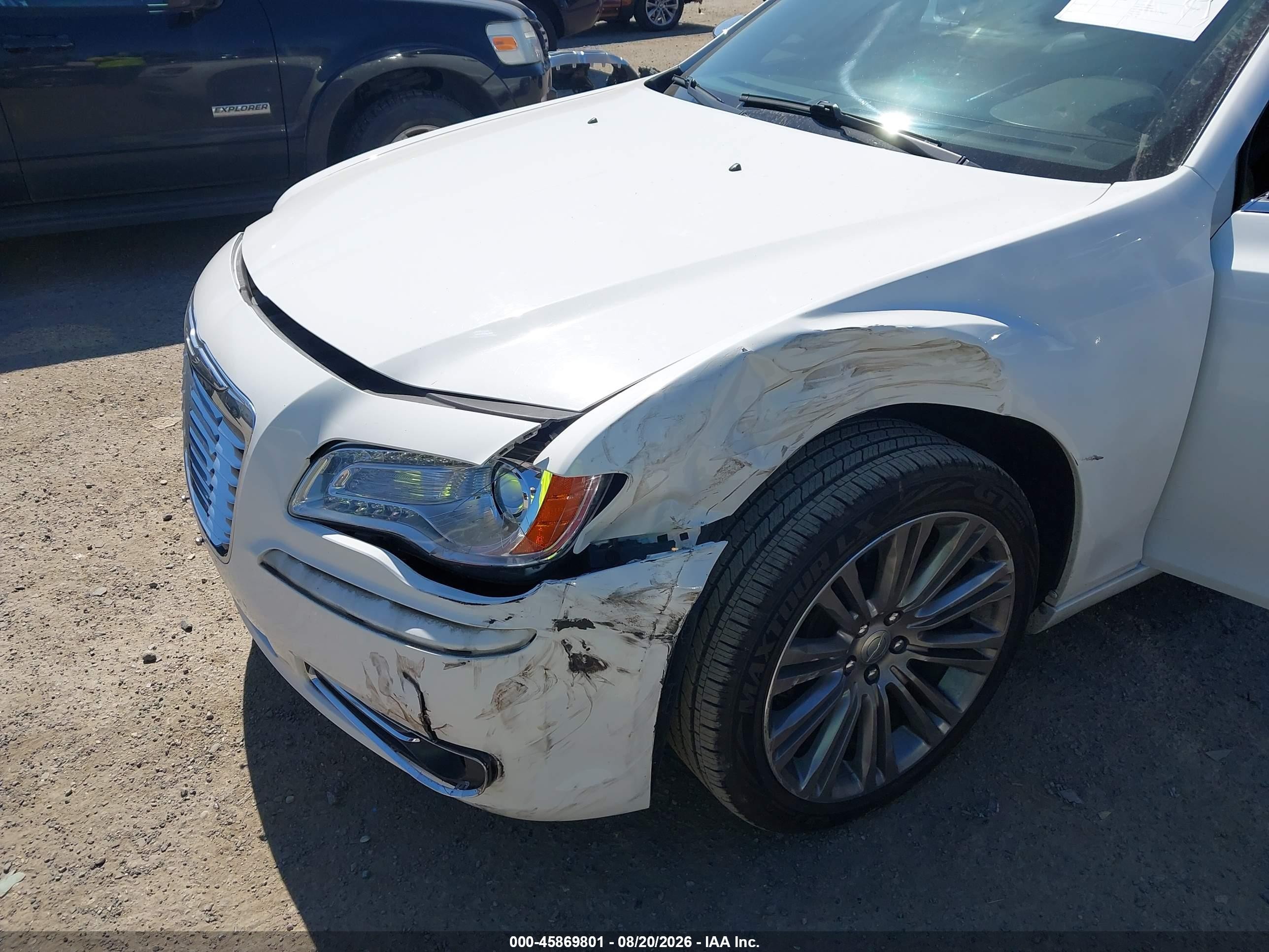 2011 Chrysler 300 Limited White vin: 2C3CA5CG8BH582660